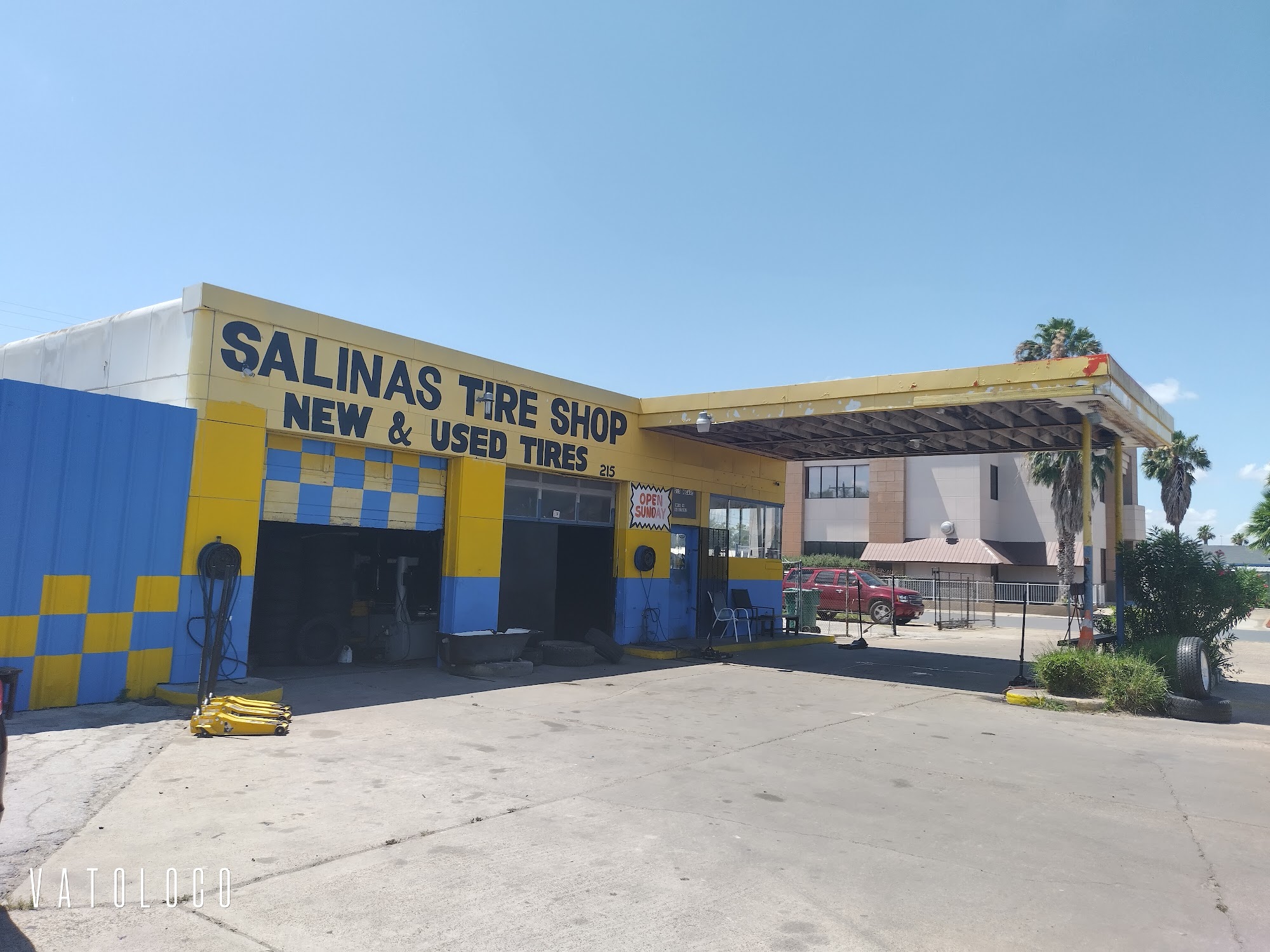 Salinas Tire Shop