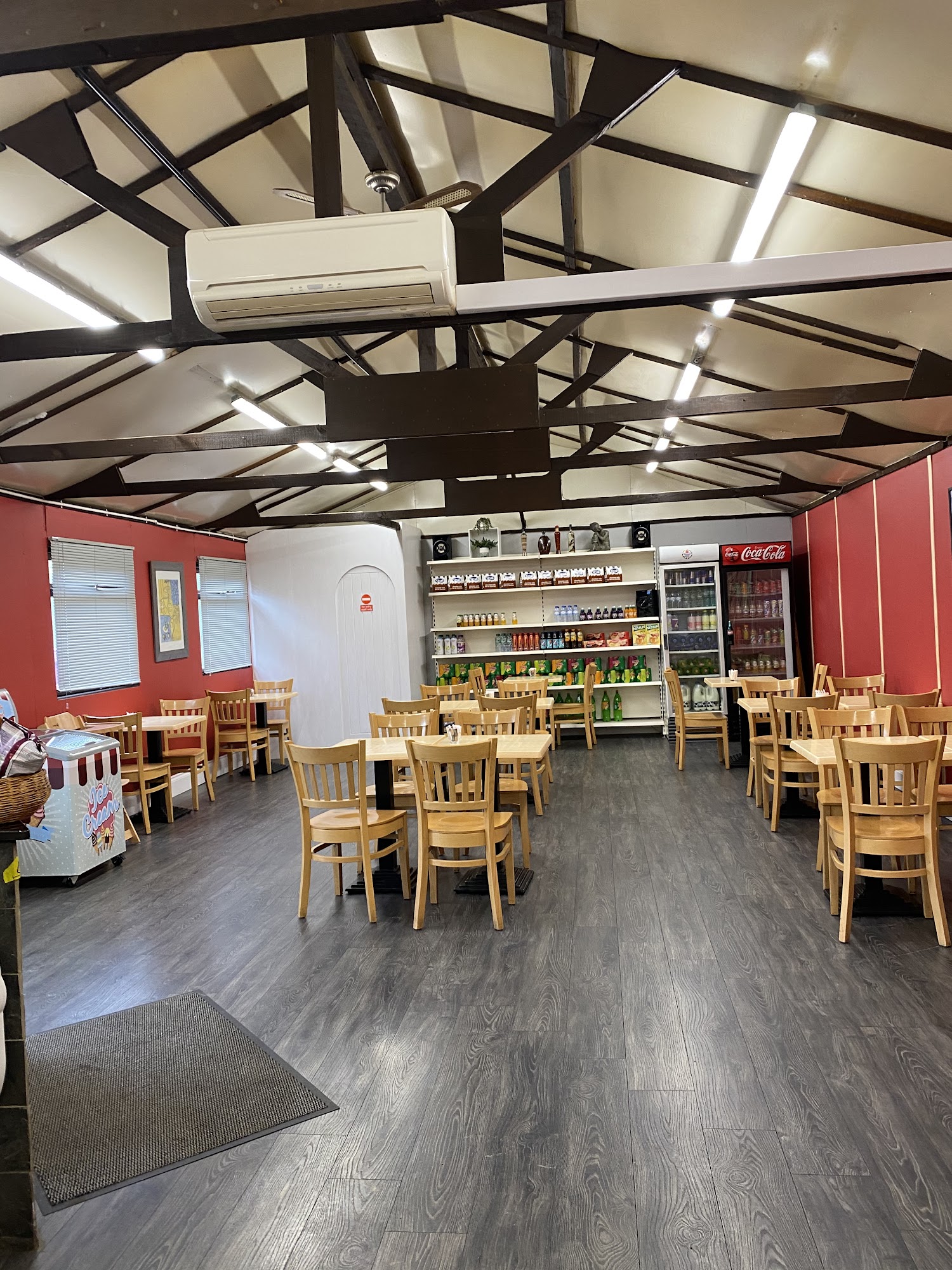 Stanwell Moor Farm Shop And Cafe