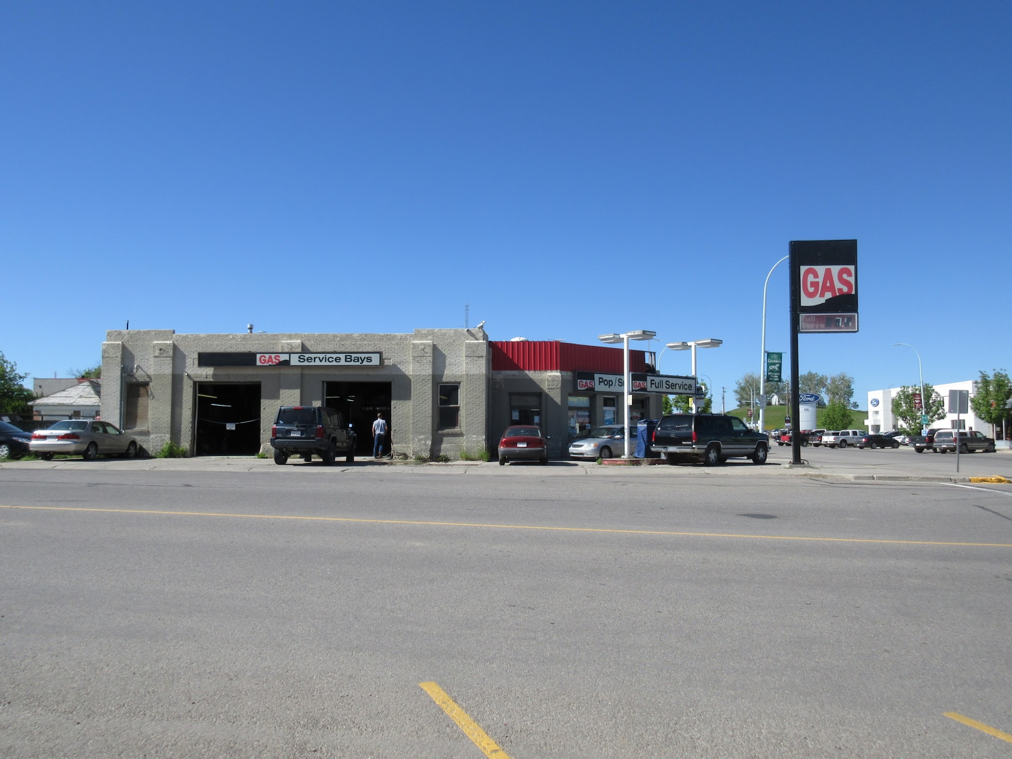 D's Service 195 Main St, Cardston Alberta T0K 0K0