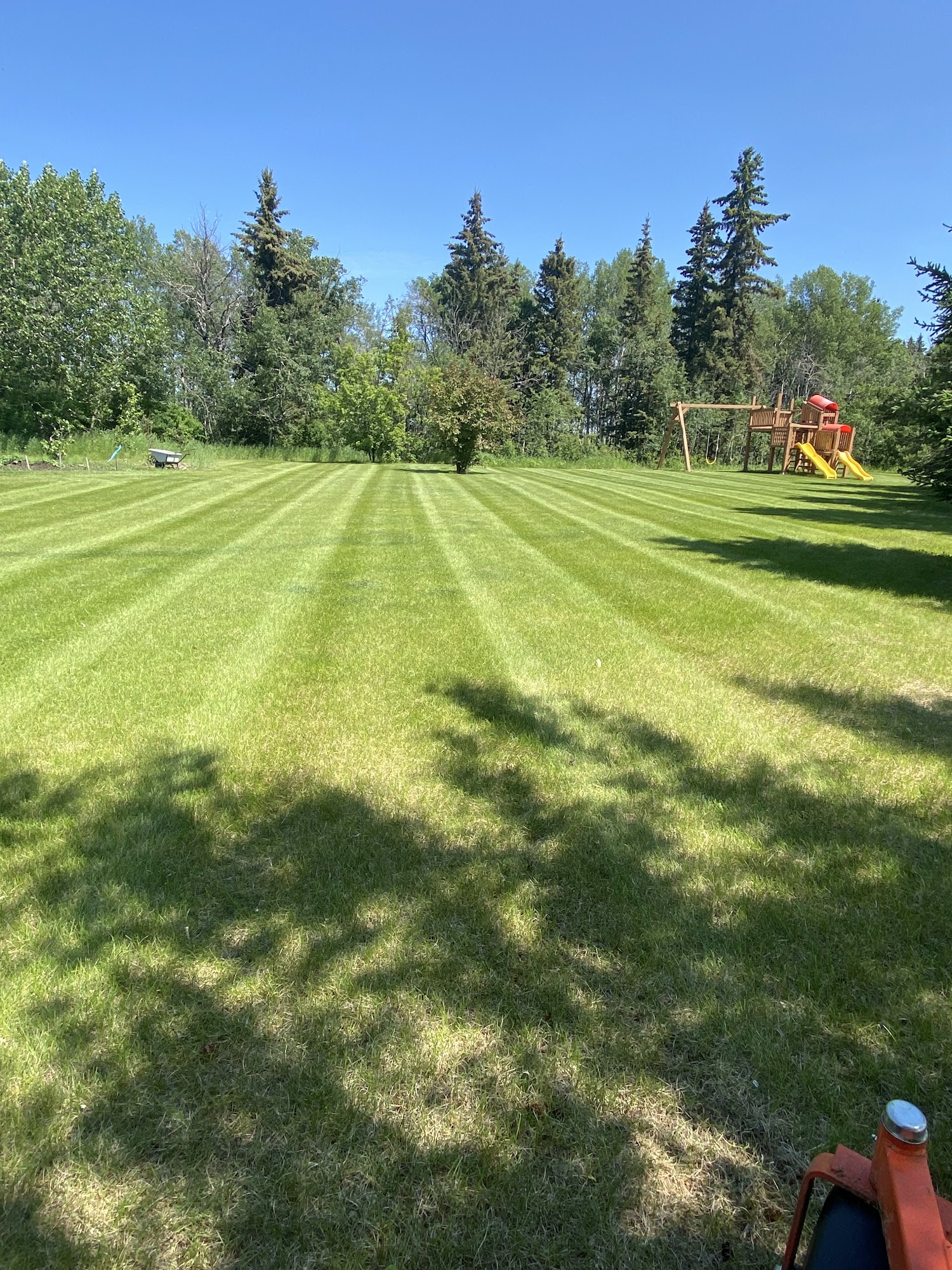 Gillett Lawn and Snow 11124 101 Ave, Fairview Alberta T0H 1L0