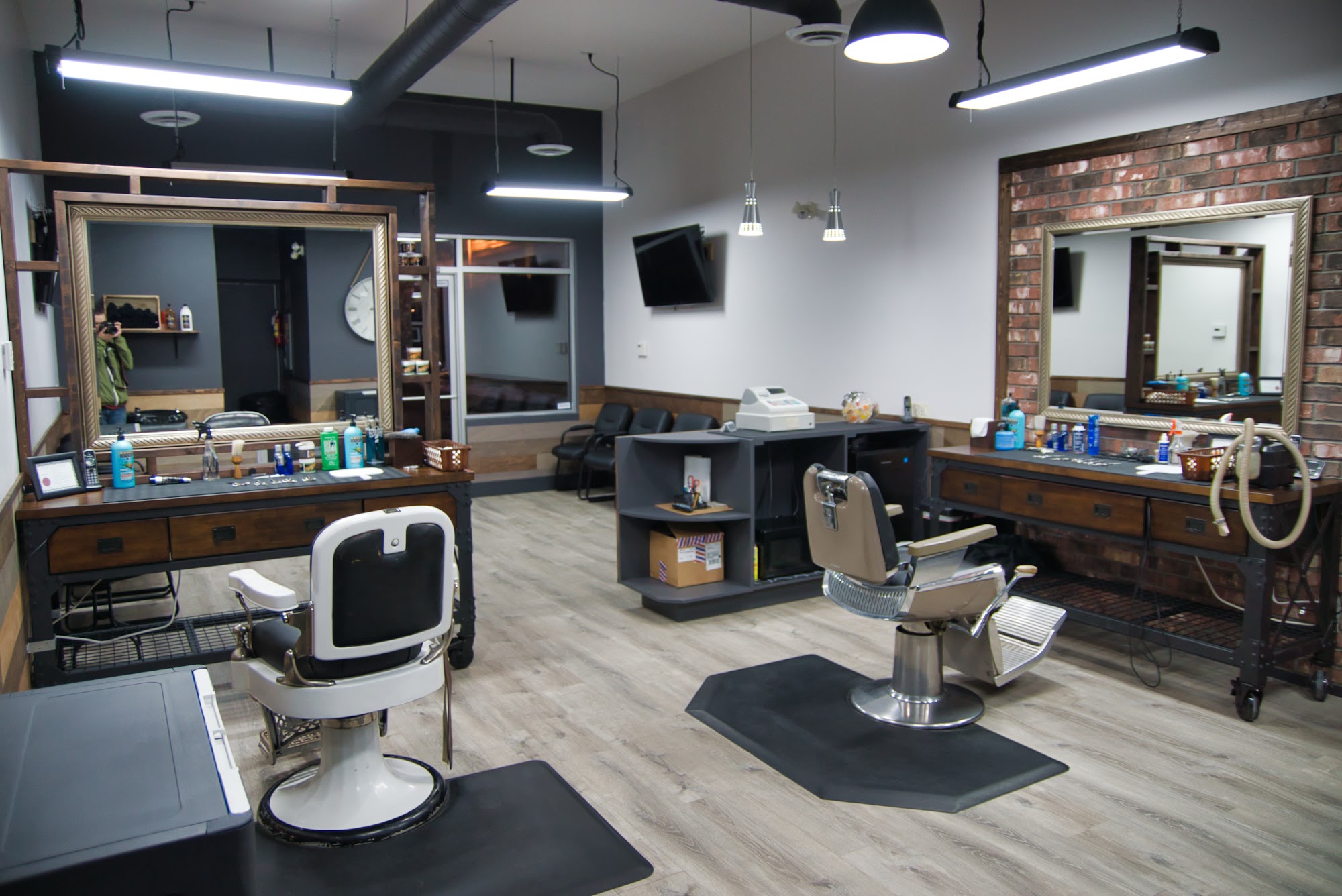 Lorenzo's Barber Shop 190 Hollywood Rd S, Kelowna