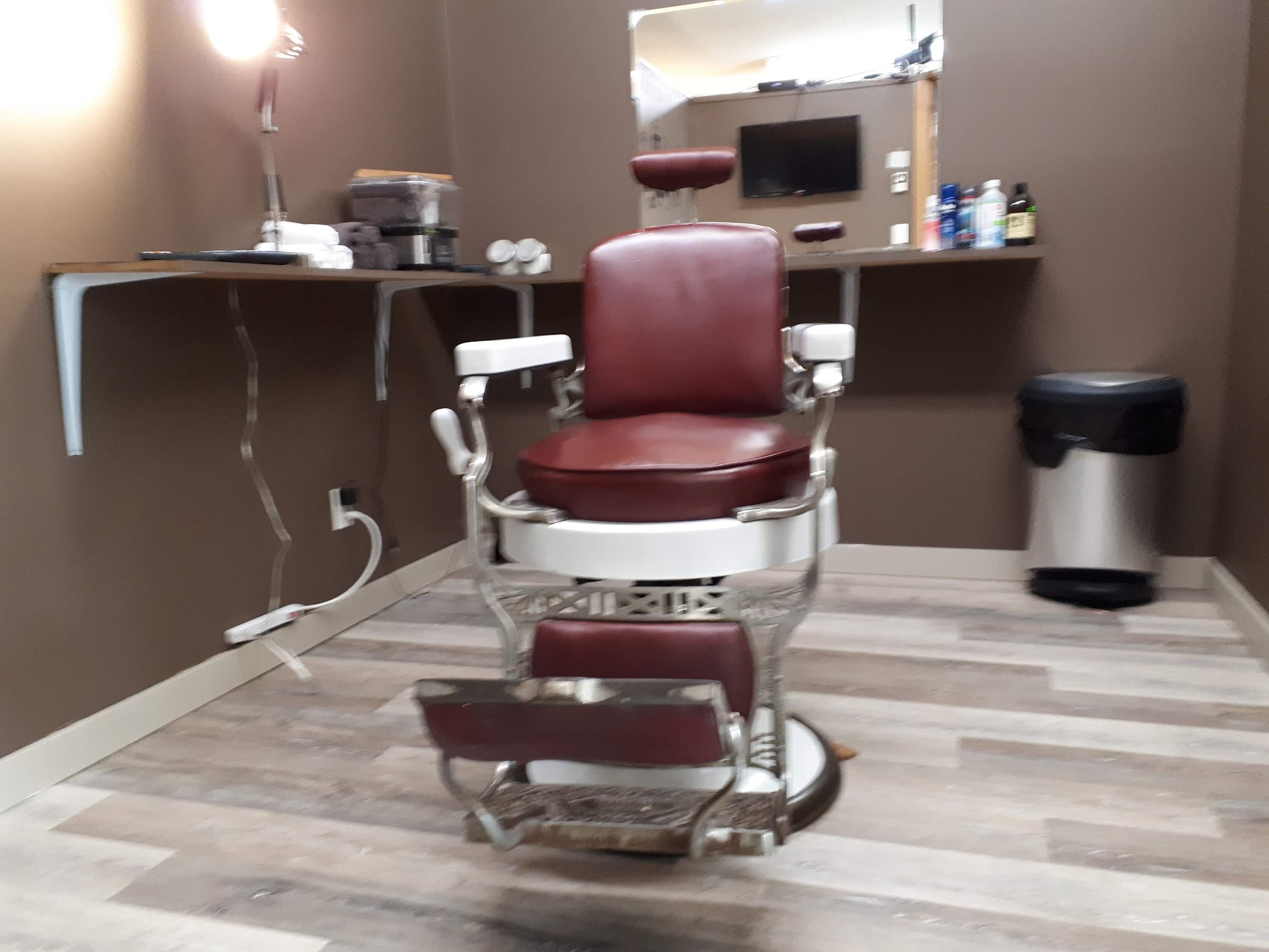 Blackstone's Barber Shop 4933 Johnston Rd, Port Alberni British Columbia V9Y 5L8