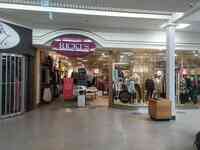 Ricki's Bootlegger - Piccadilly Mall