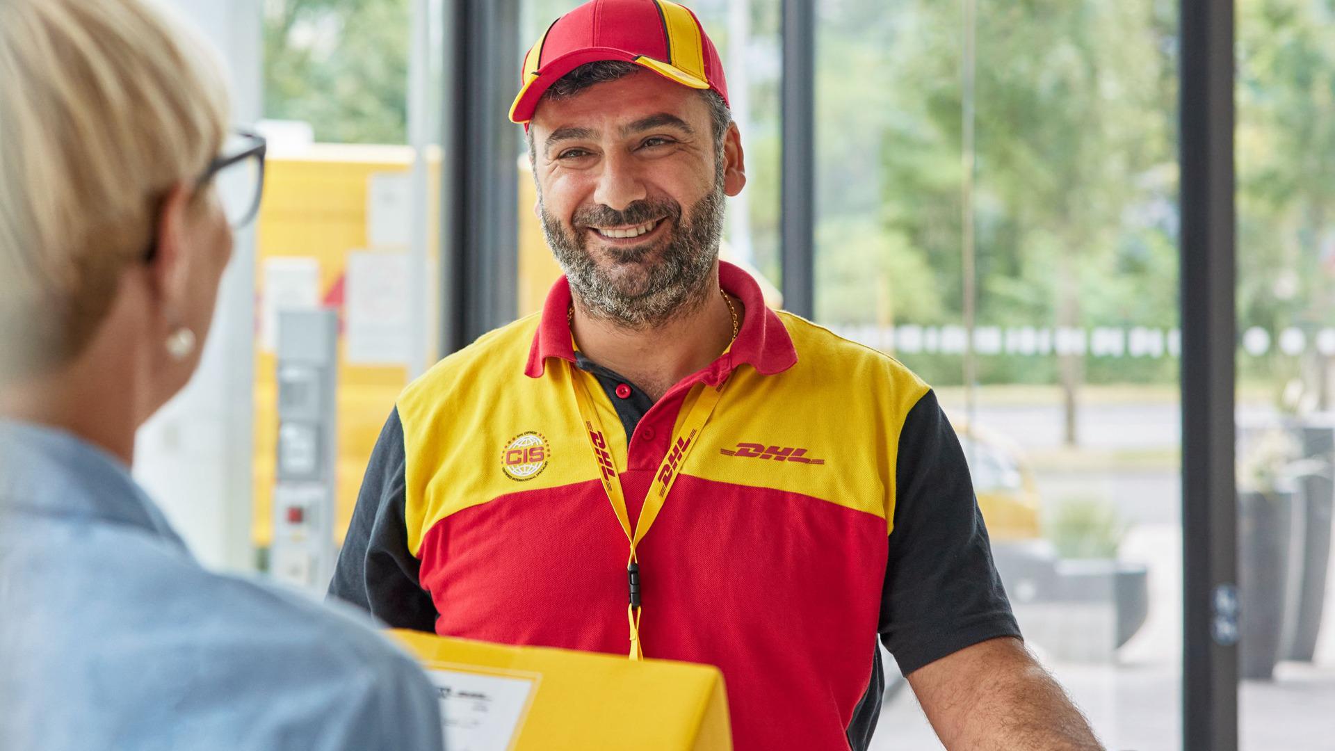 DHL Express Service Point (WHSmith Windsor)