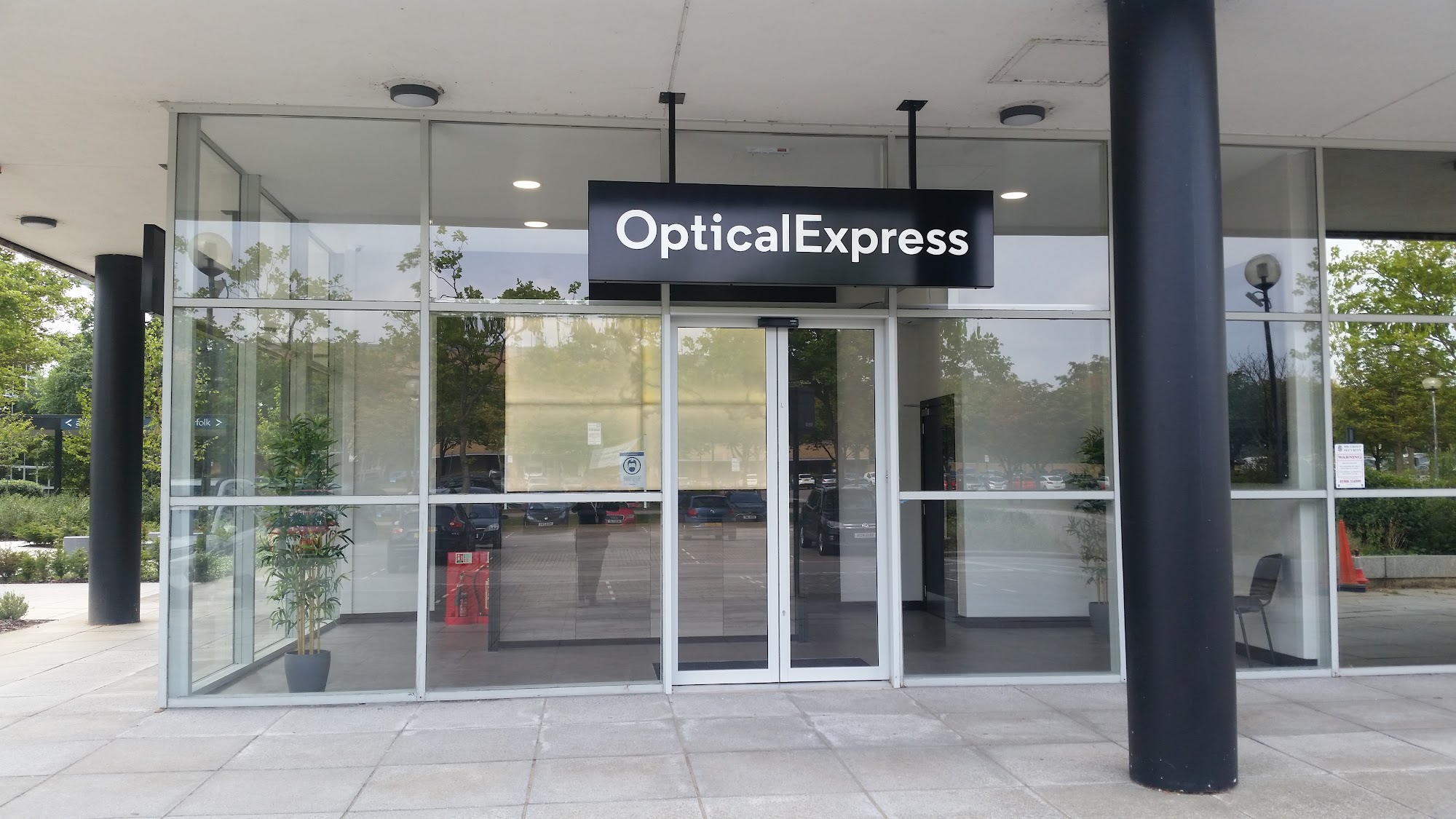 Optical Express Laser Eye Surgery, Cataract Surgery, Lens Replacement Surgery, & Opticians: Milton Keynes