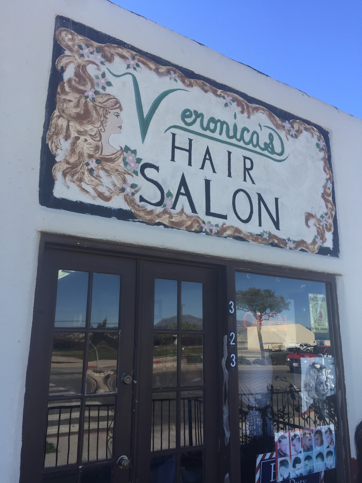 Veronica's Hair Salon 323 El Camino Real, Greenfield California 93927