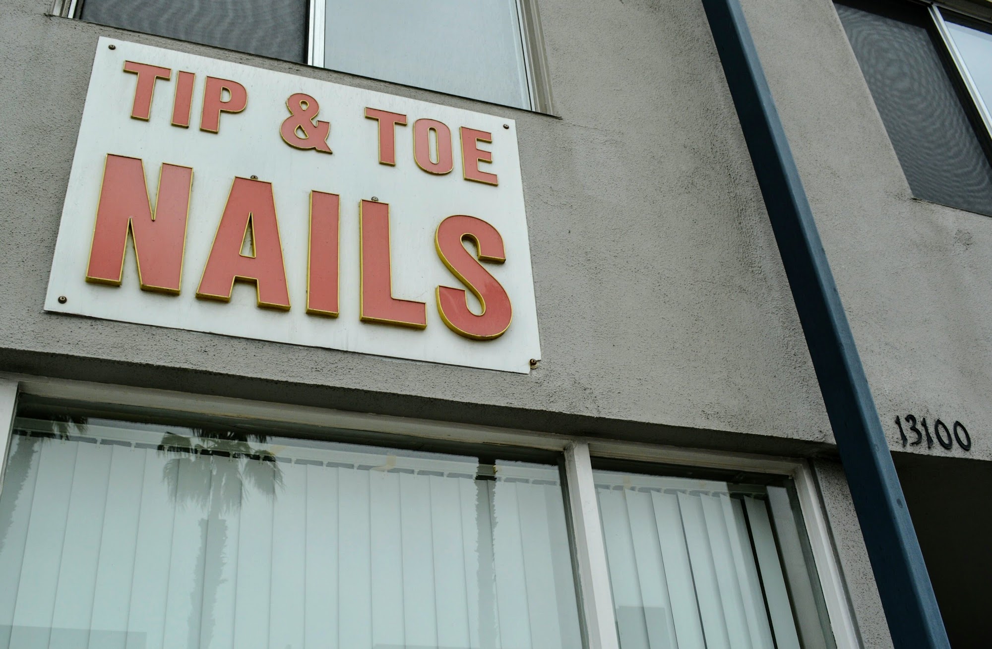 Tip & Toe Nails