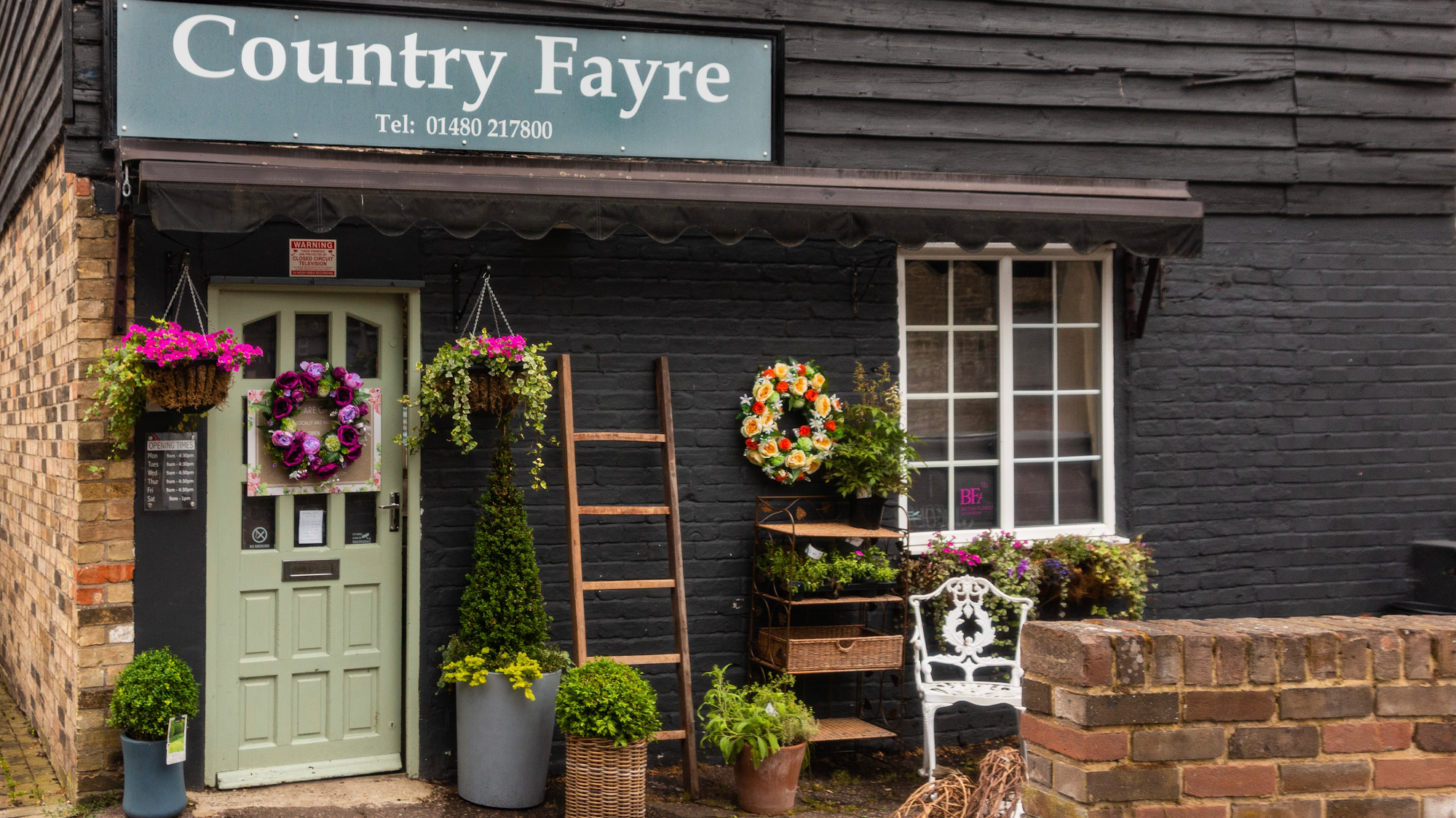 Country Fayre Florists 01480 217800