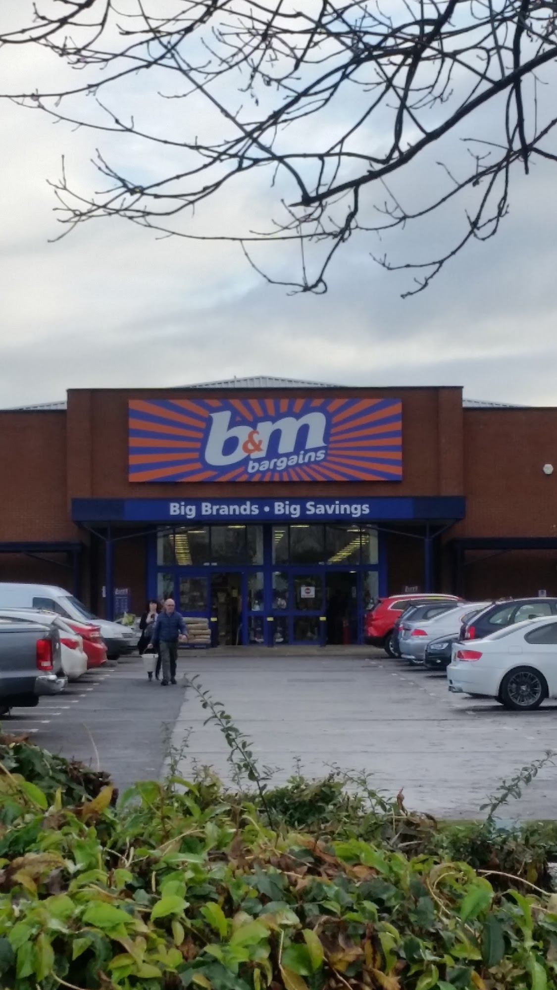 B&M Store