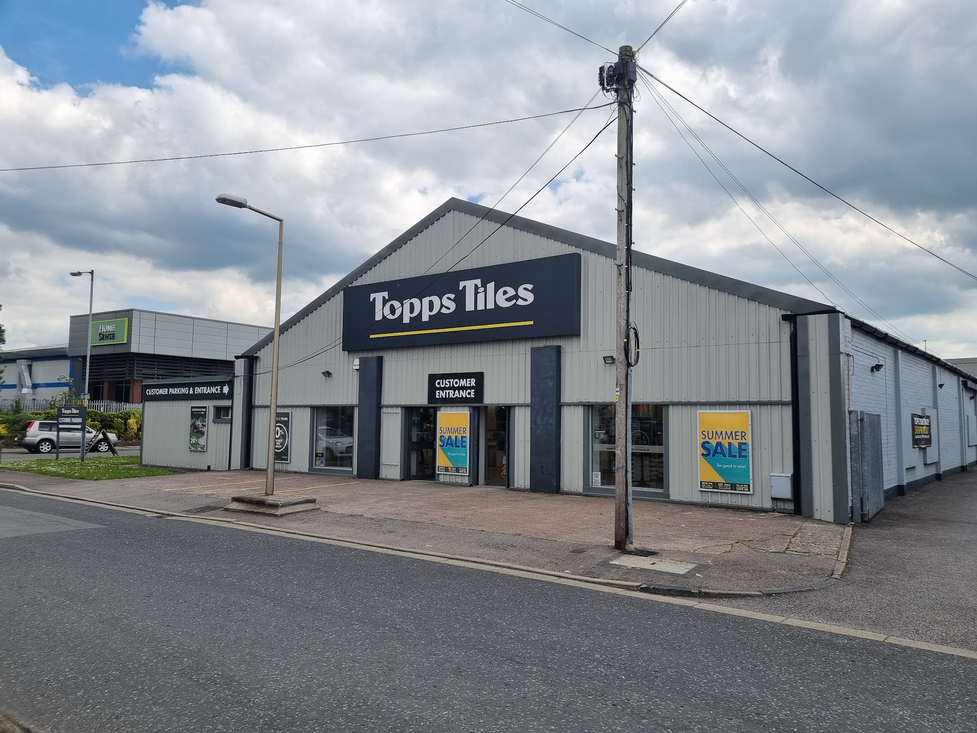 Topps Tiles Cheadle - SUPERSTORE