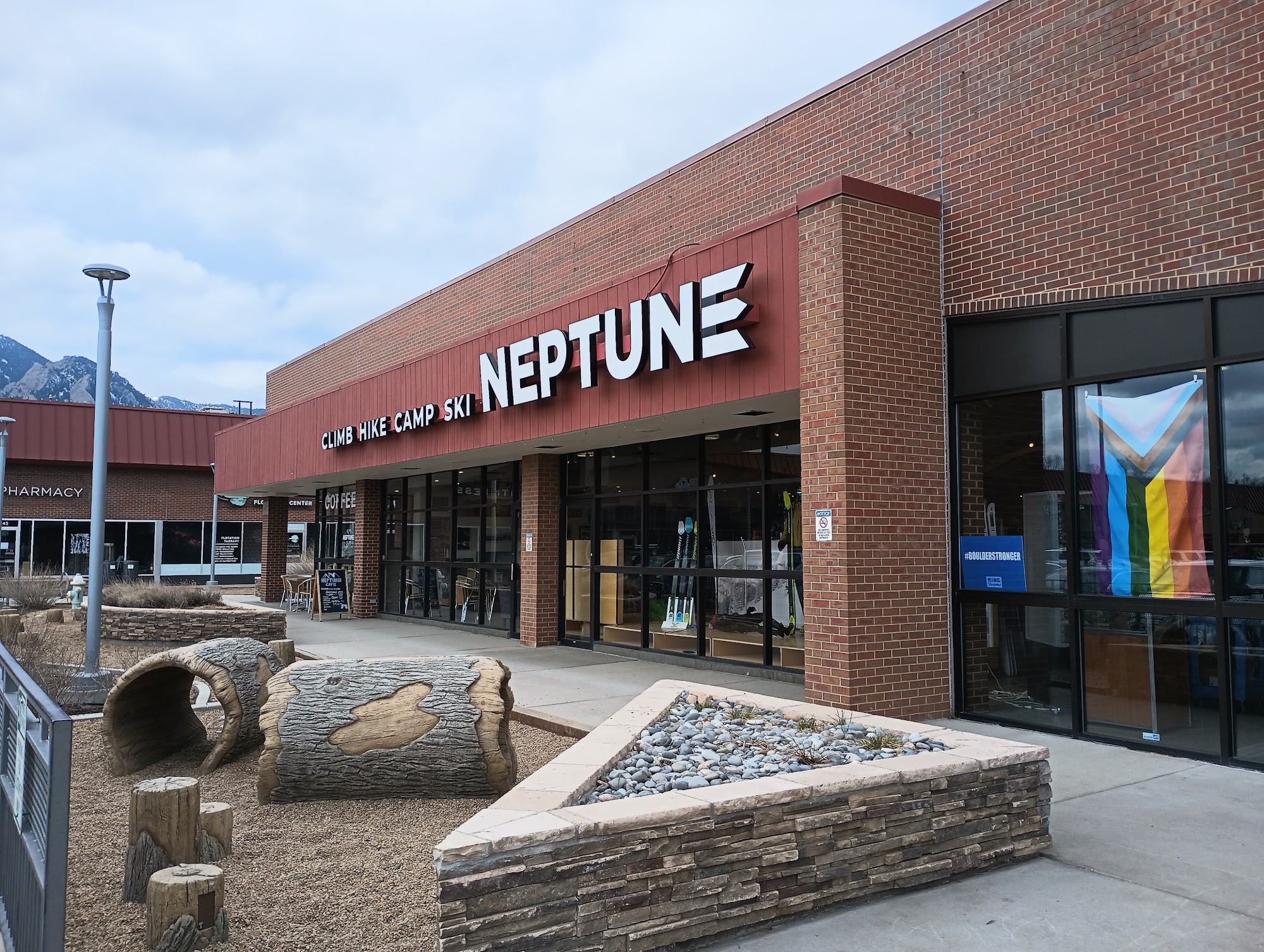 neptune-mountaineering-boulder-co-hours-directions-reviews