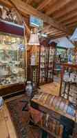 Van's Elegant Antiques