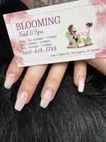 Blooming Nails