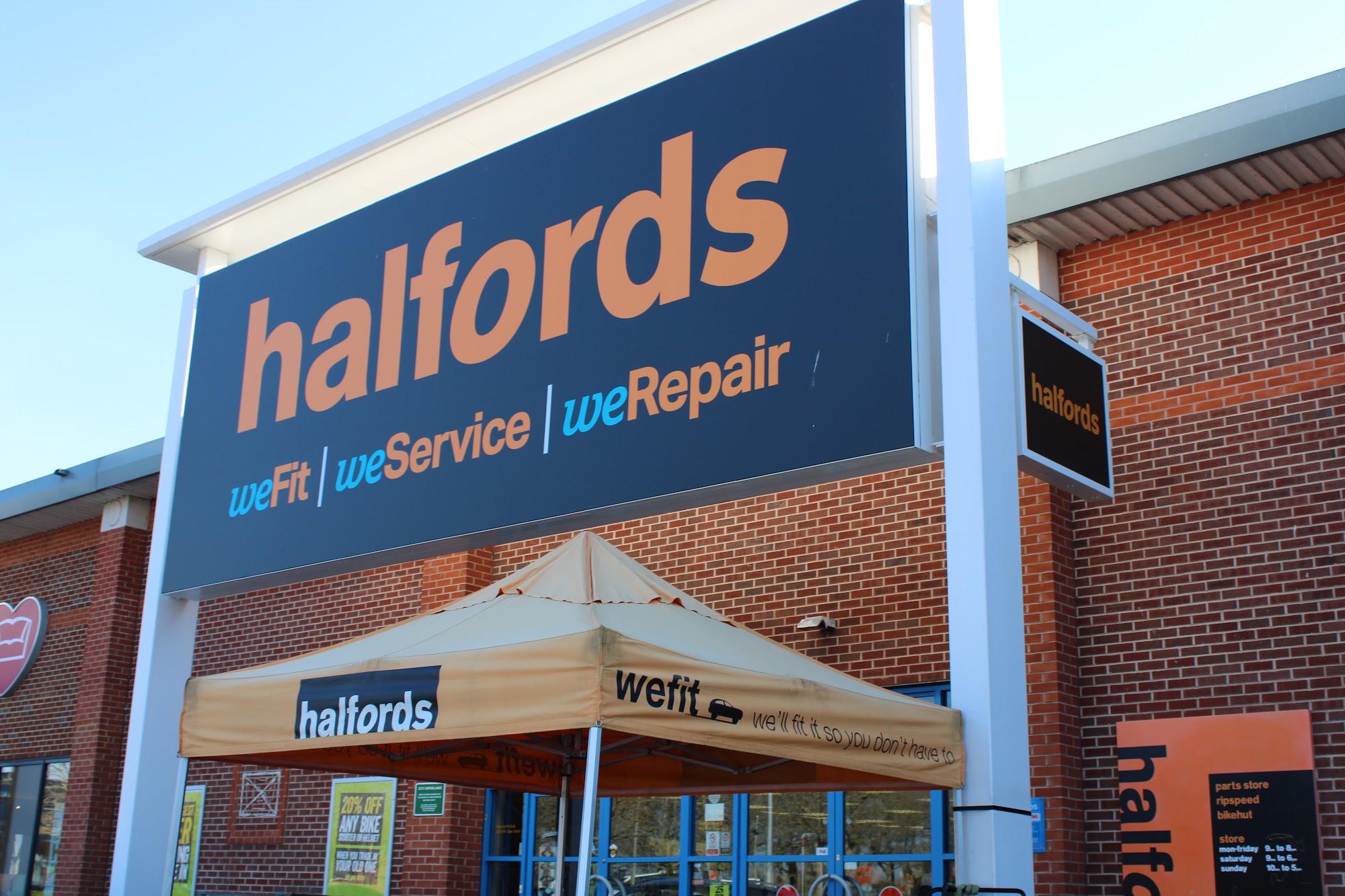 Halfords - Christchurch