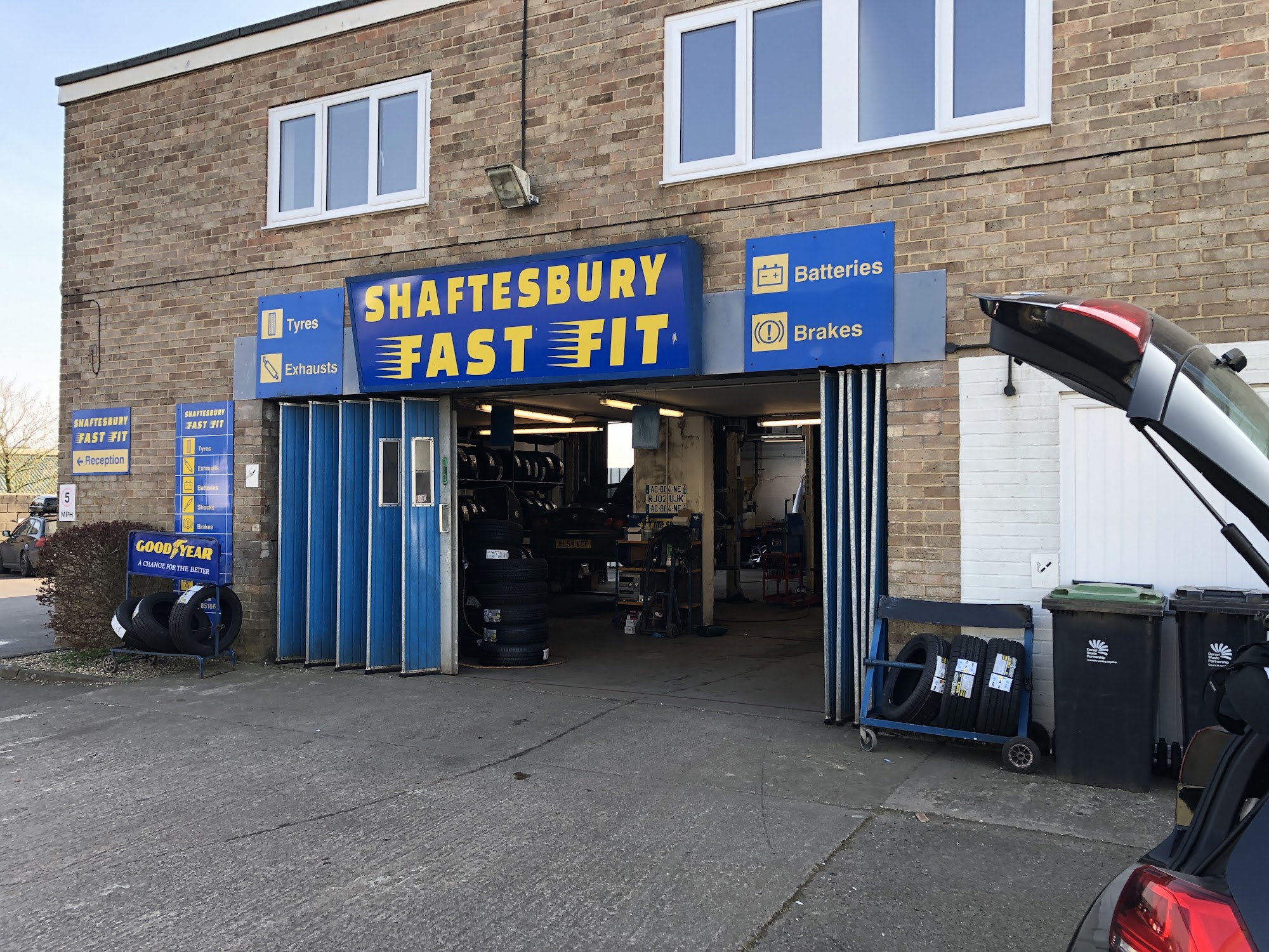 Shaftesbury Fast Fit