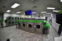 DJ's Laundromart