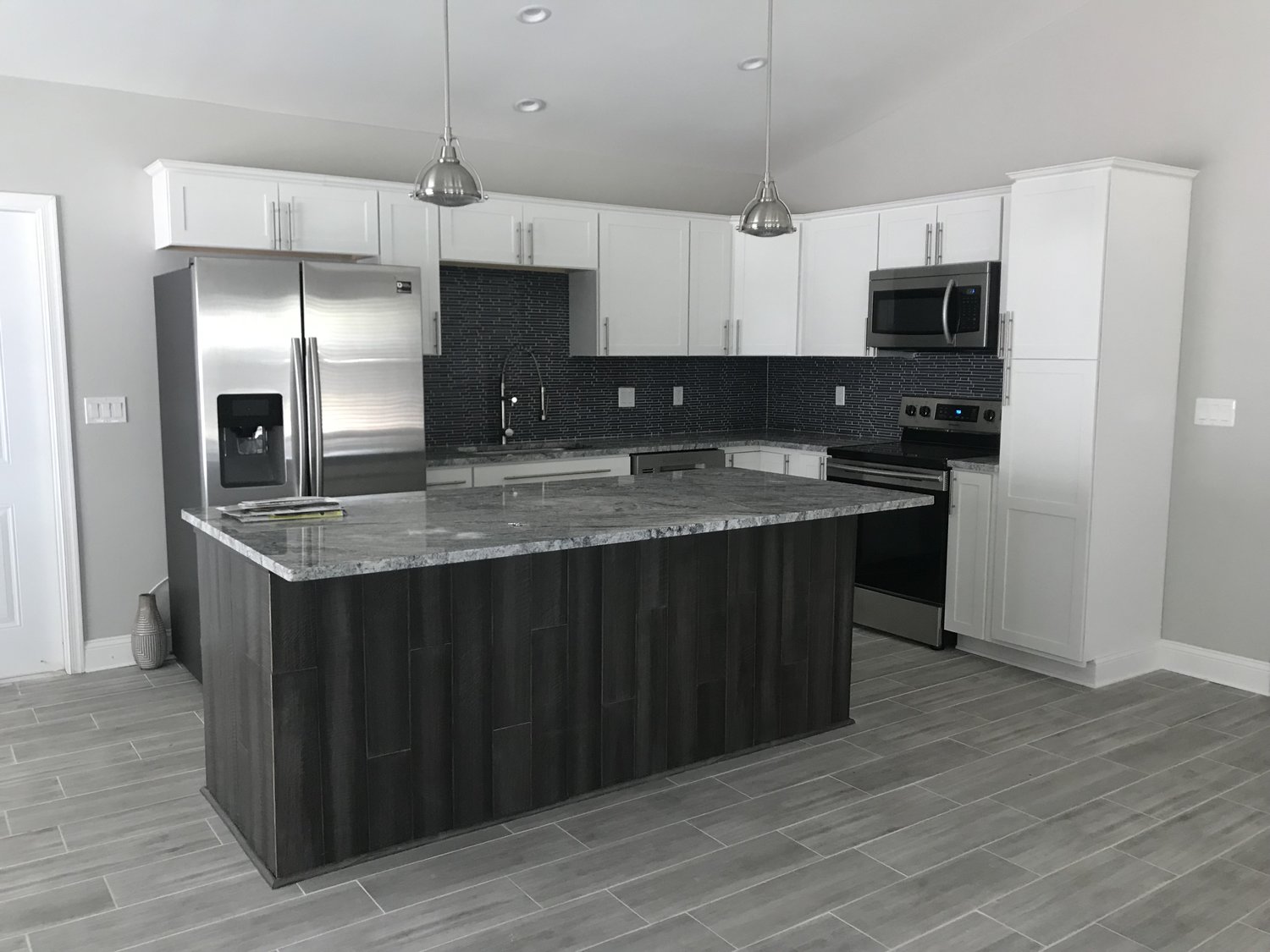 Alex Plaster & Paint inc