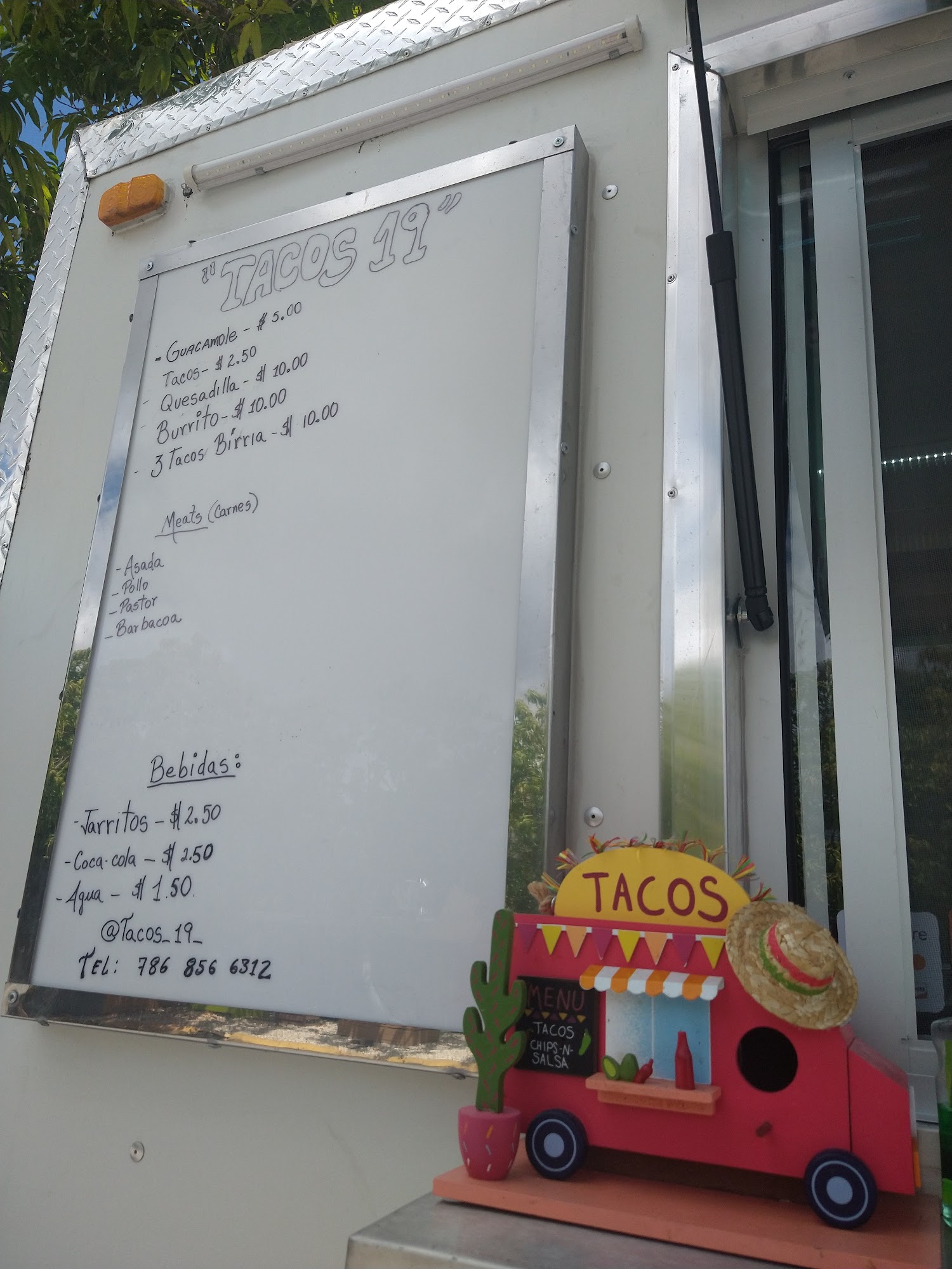 Monina restaurant Menu