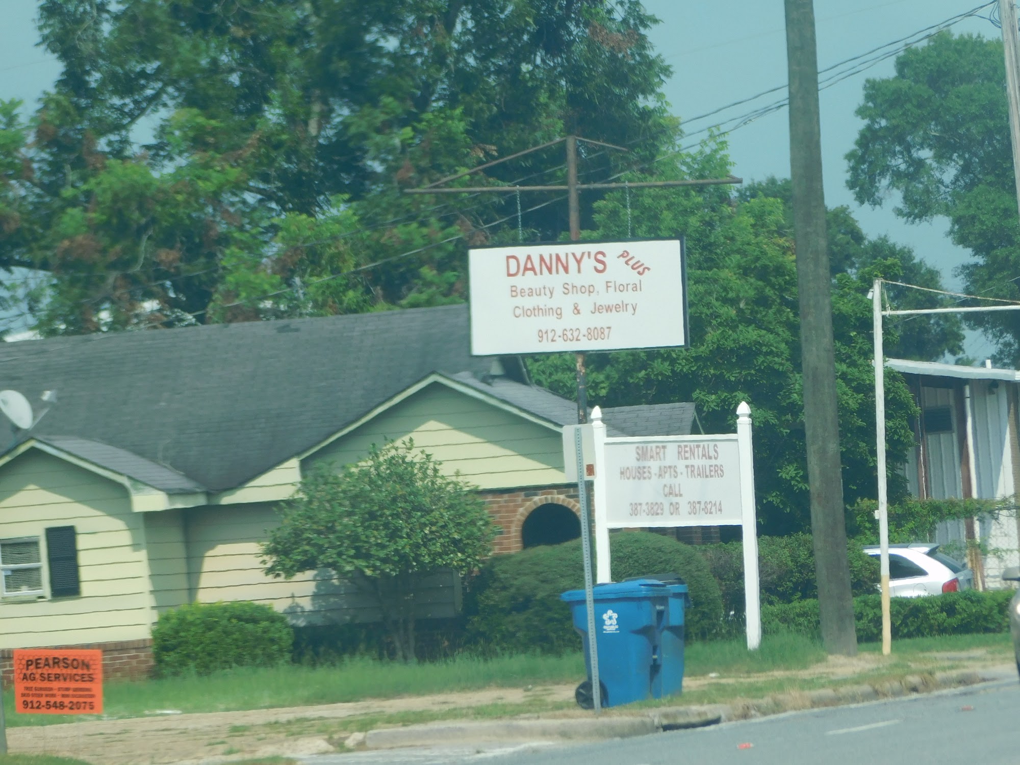 Danny's Plus 301 N Dixon St, Alma Georgia 31510
