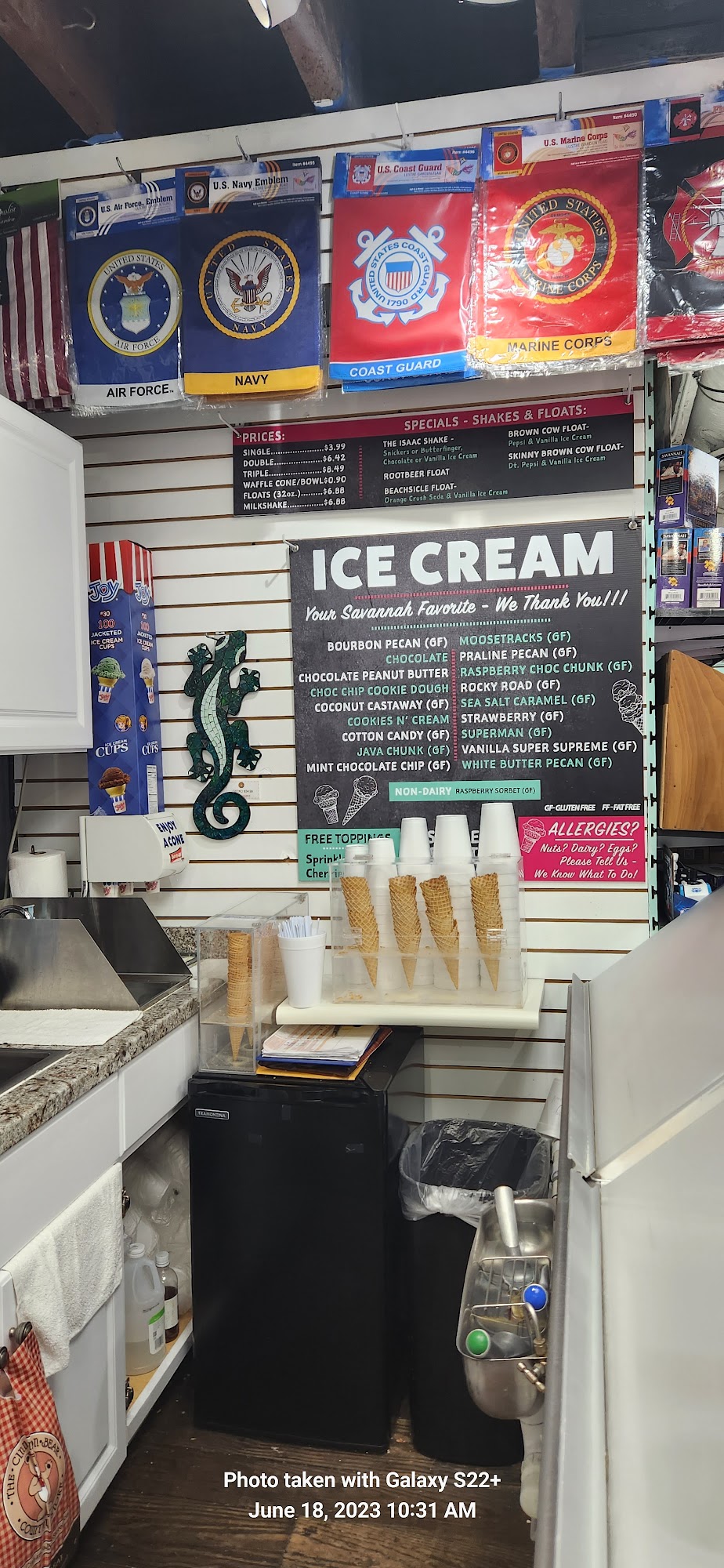 Cinnamon Bear Country Store Menu