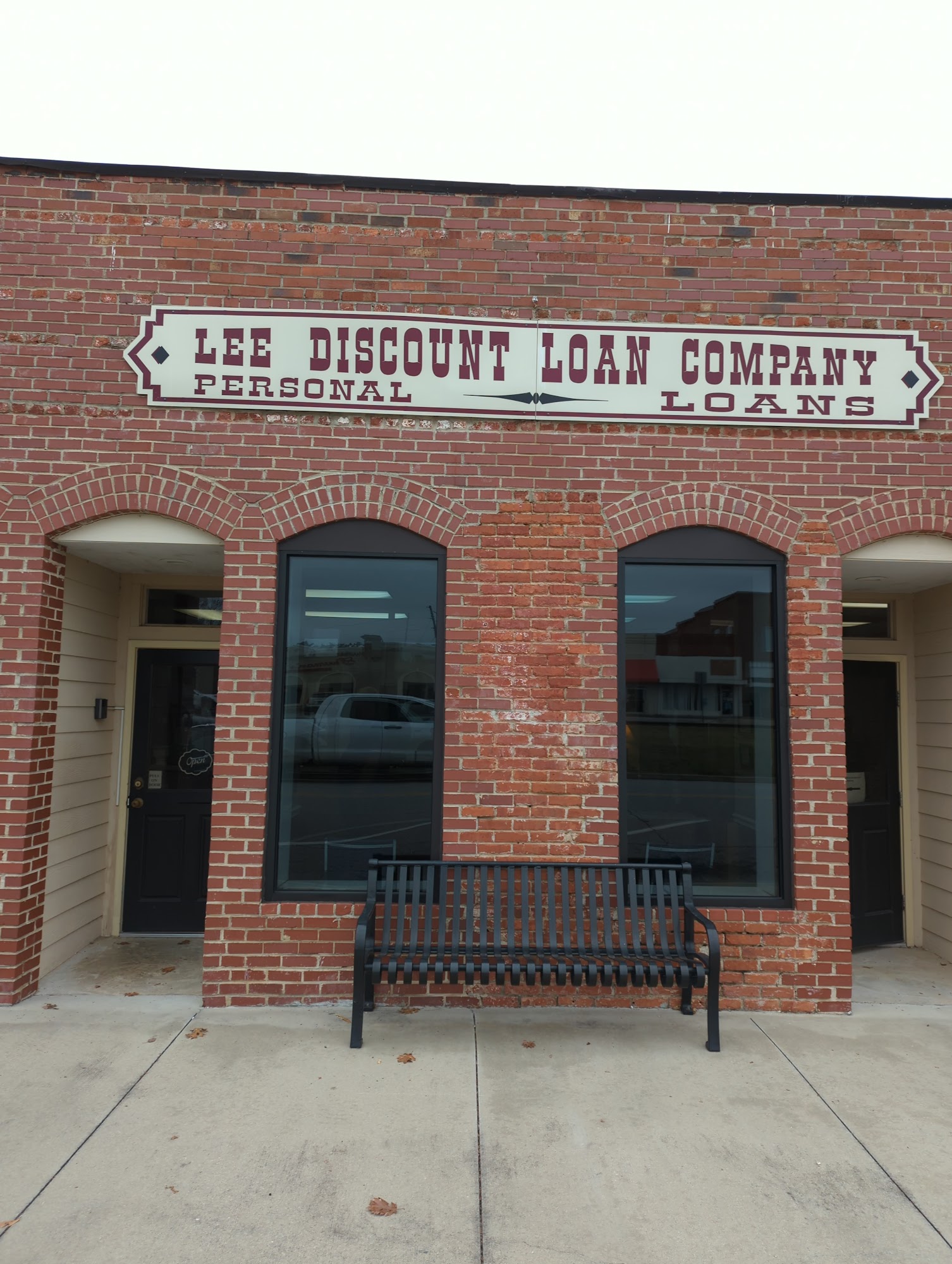 Lee Discount Loan Co