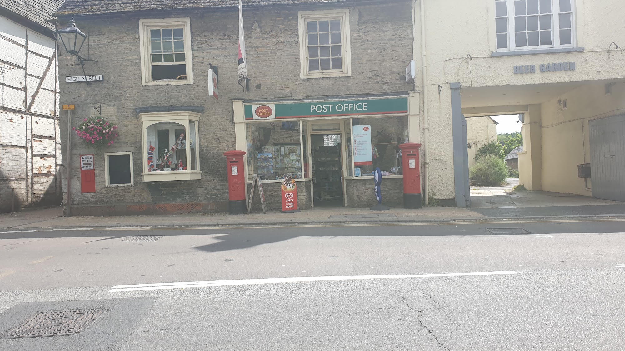 Lechlade Post Office