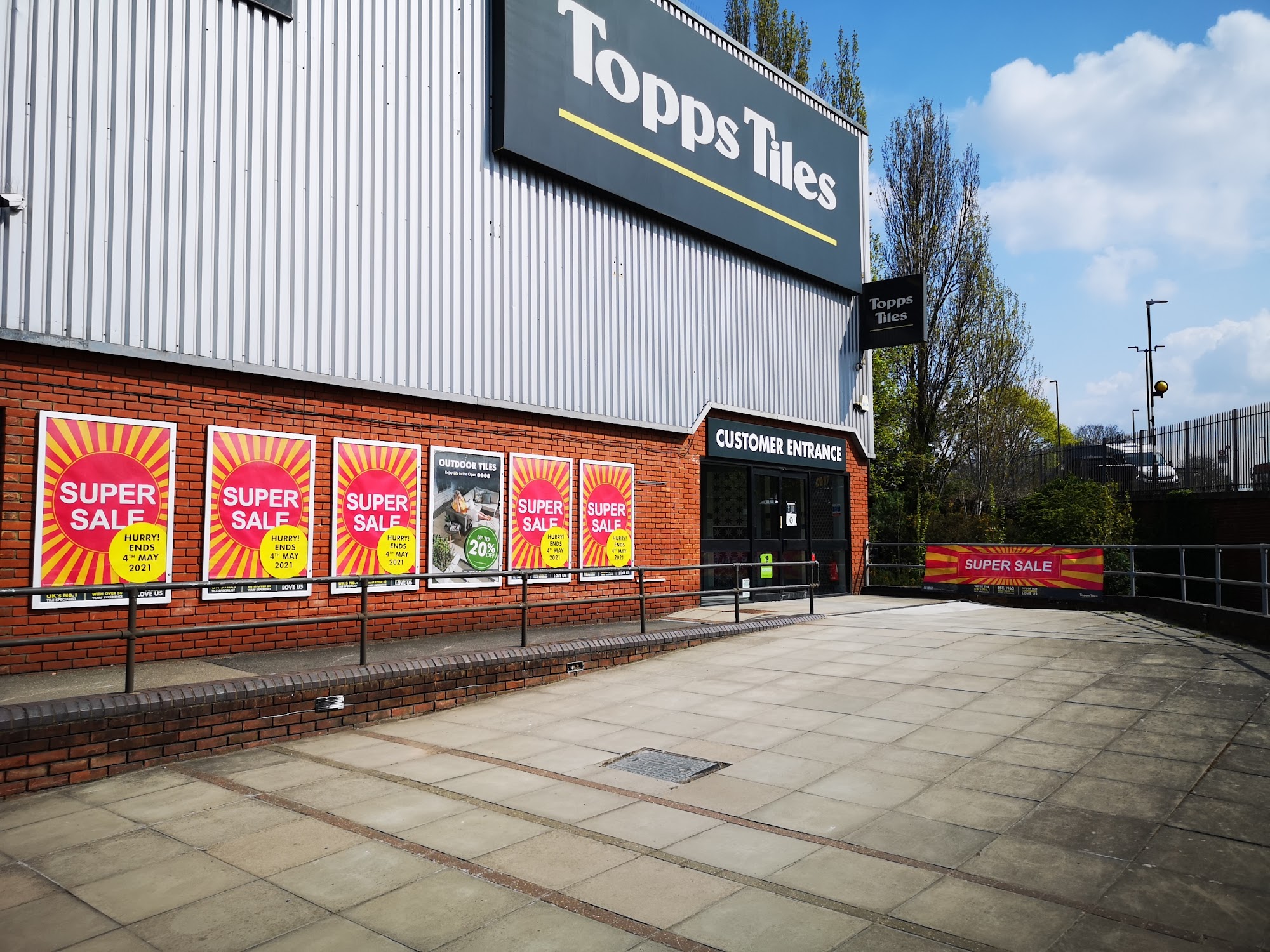 Topps Tiles Raynes Park - SUPERSTORE