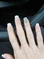 De Paris Nails