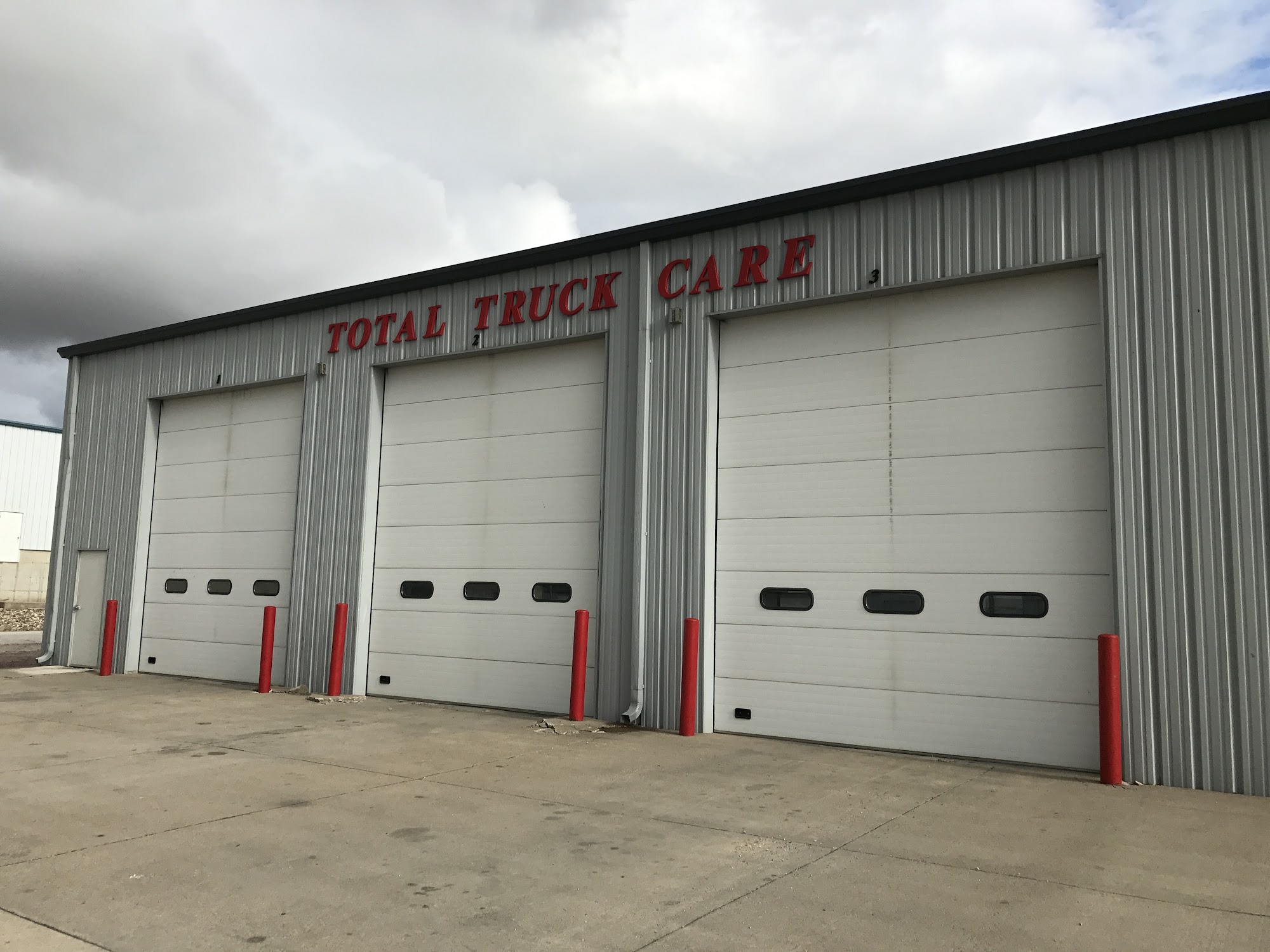 Total Truck Care, Inc. (Main Shop) 1550 18th St SW, Le Mars Iowa 51031