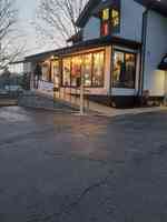 The Closet Boutique in Little Shop on Oak