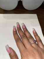 Elegant Nails Lounge