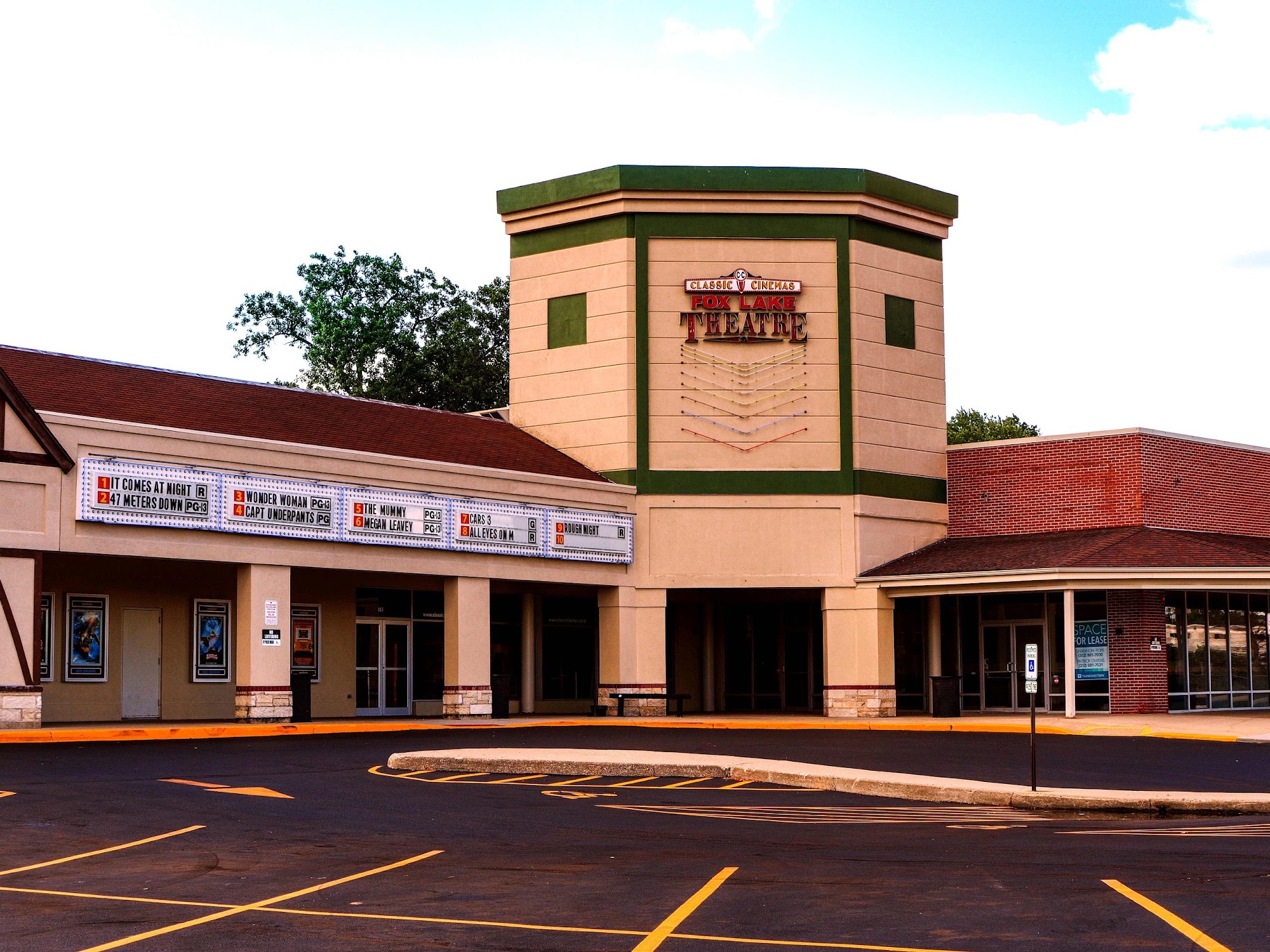CLASSIC CINEMAS FOX LAKE THEATRE - Fox Lake IL - Hours, Directions