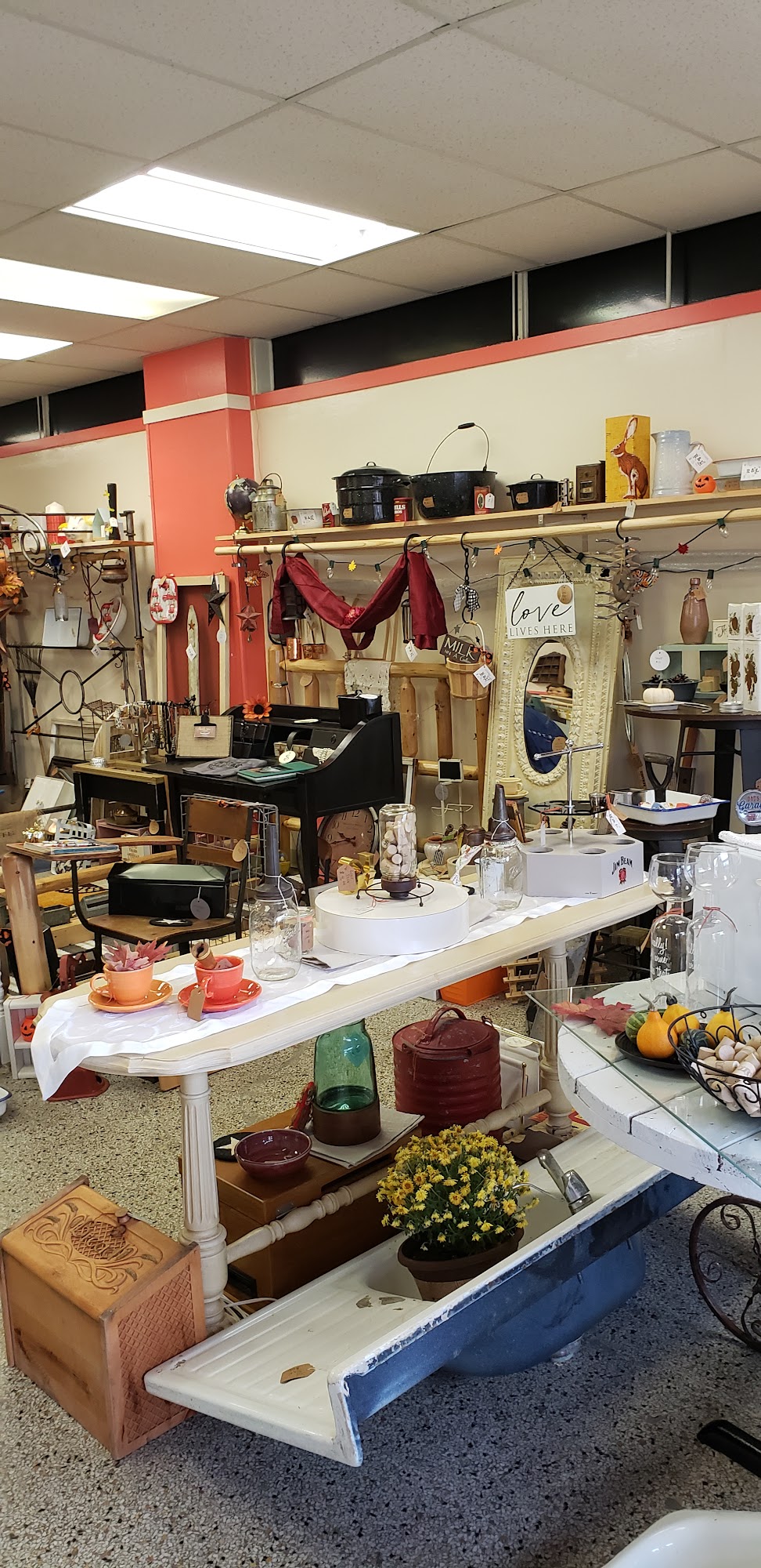 Rust And Lace Antiques