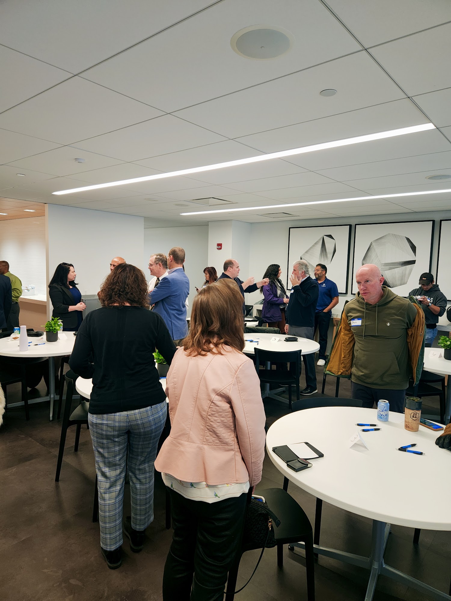 SCHAUMBURG CORPORATE CENTER - Schaumburg IL - Hours, Directions ...