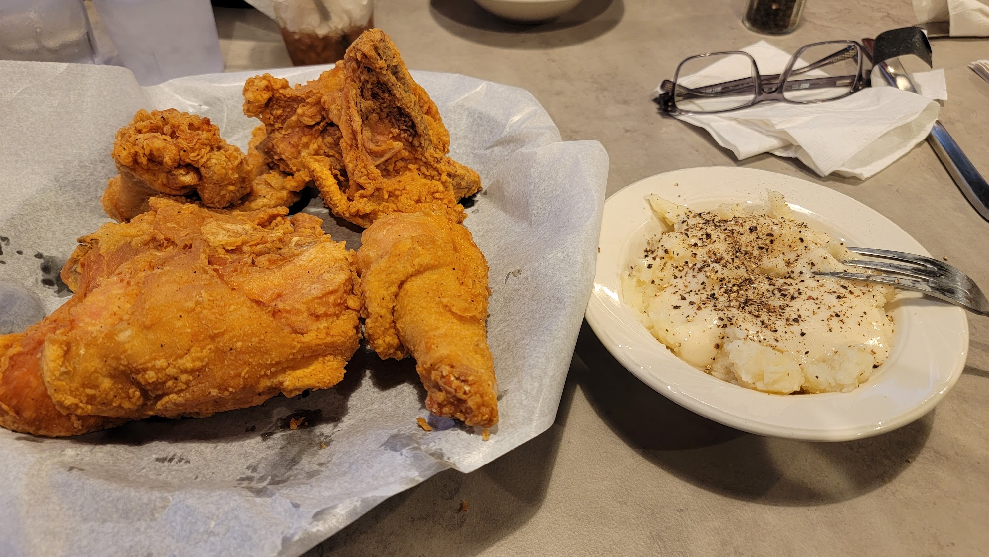 Where to Eat Burgers near Spring Bay, IL 2024 Restaurantji