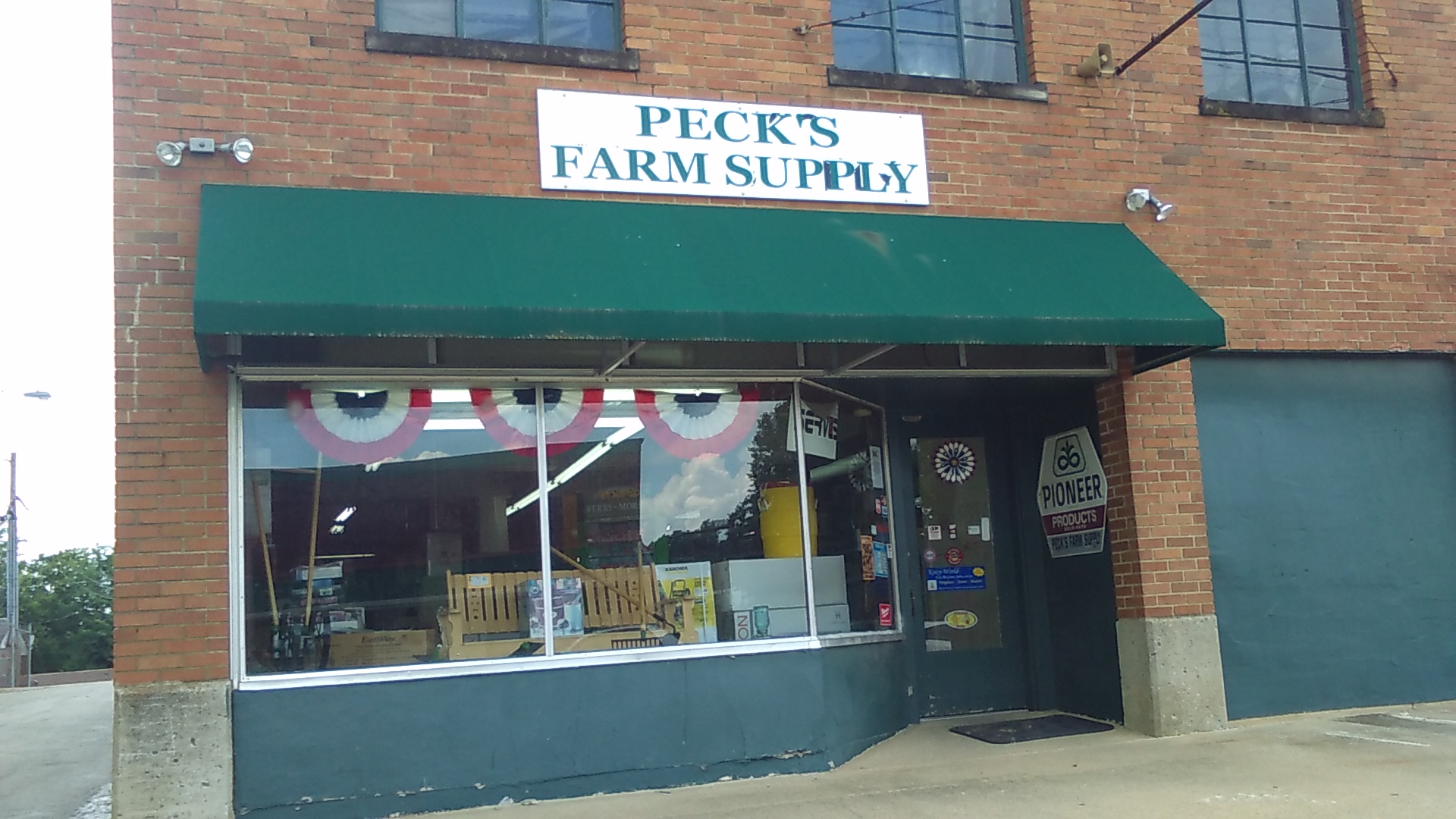 Peck's Farmers Supply 627 Main St, Sharpsburg Kentucky 40374