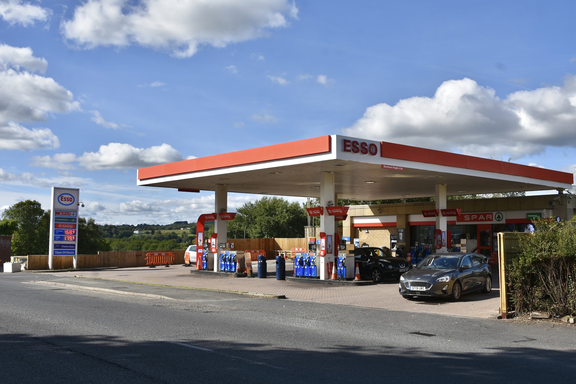 ESSO EG HOLLIN BANK