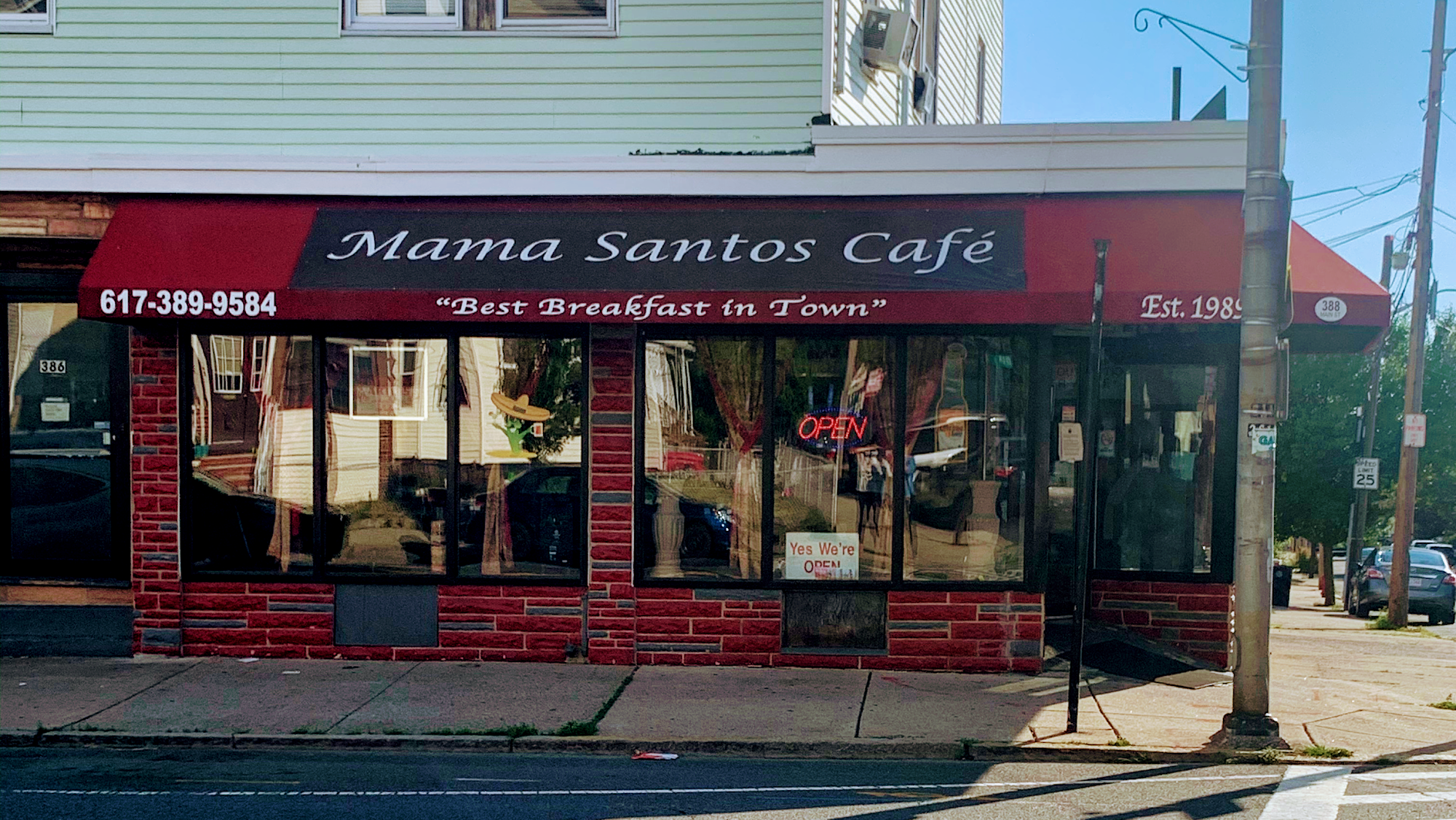 Mama Santos Cafe Bar & Grill