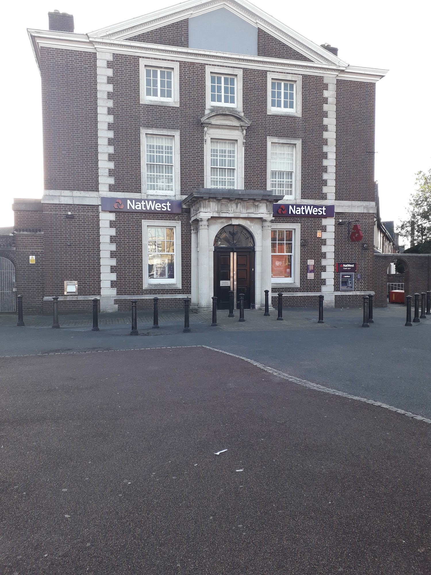 NatWest Aintree Black Bull