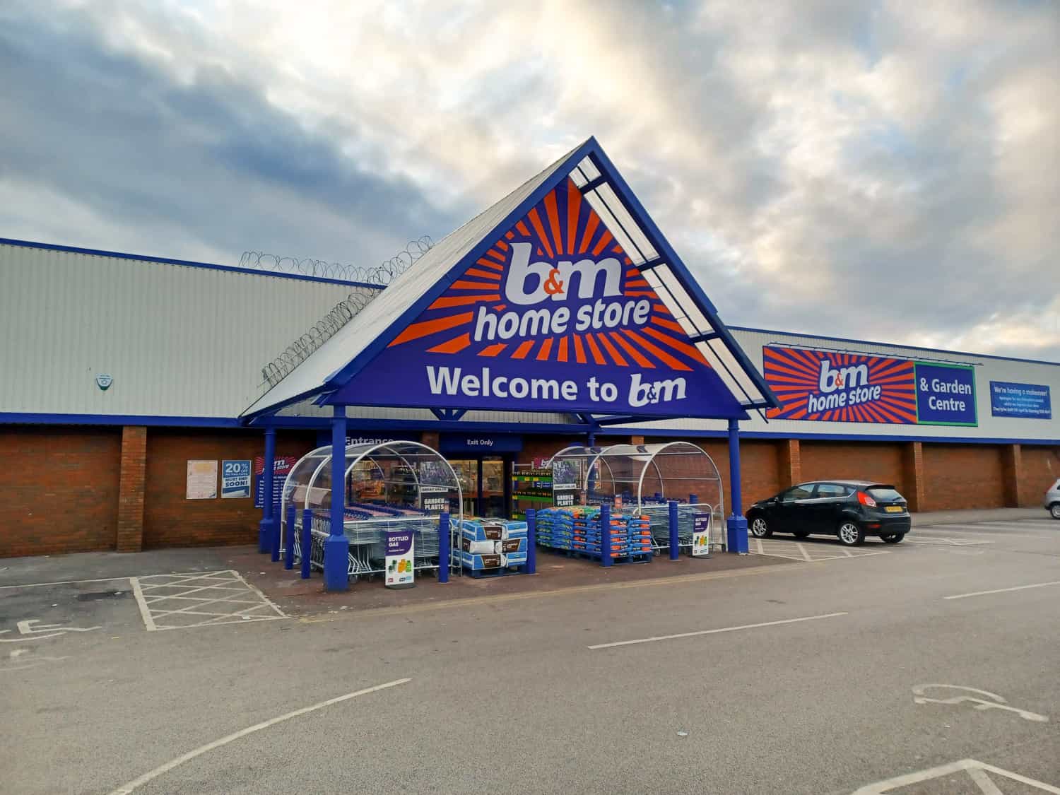 B&M Home Store with Garden Centre