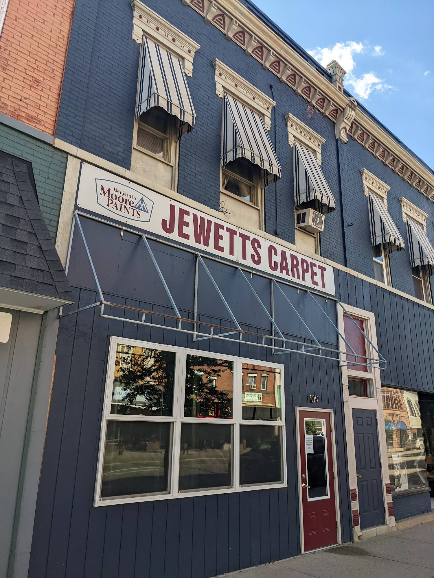 Jewett's Carpet & Wallcovering 109 Cochran Ave, Charlotte Michigan 48813