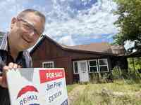 Mary's Hair Styles & Tanning