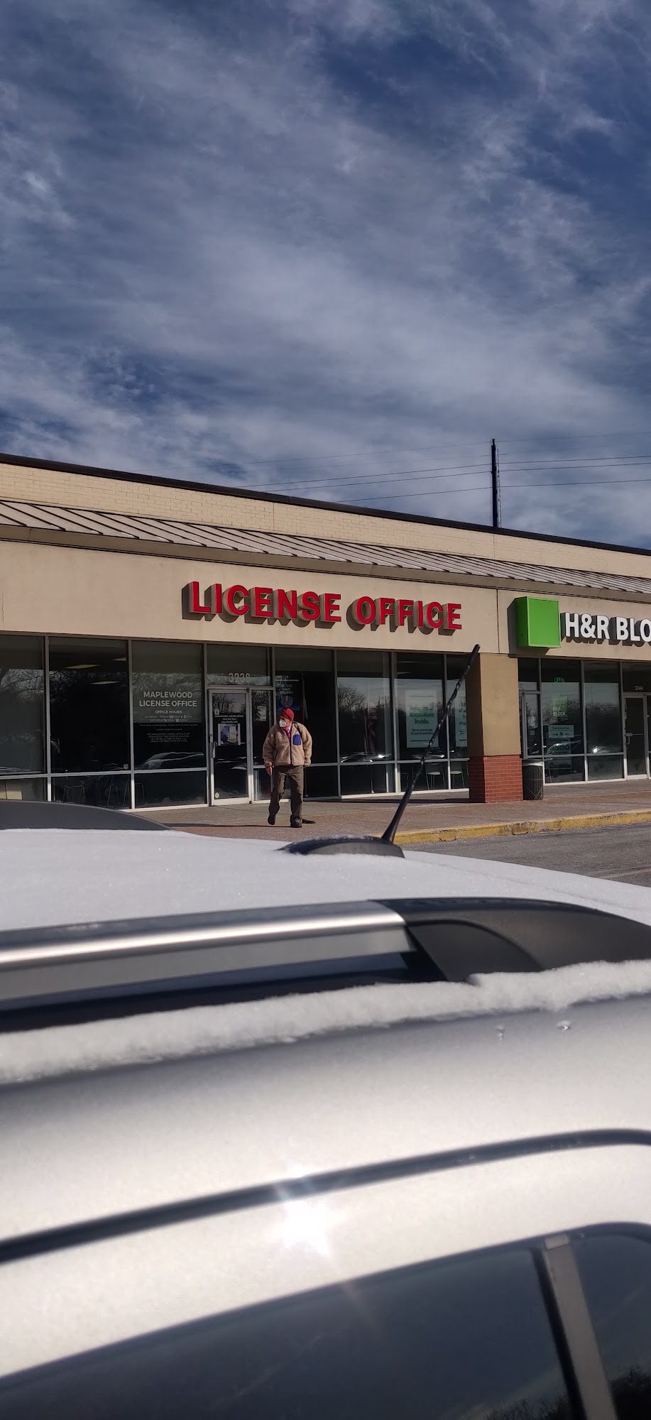 MAPLEWOOD DMV LICENSE OFFICE Deer Creek Shopping Center, 3238 Laclede