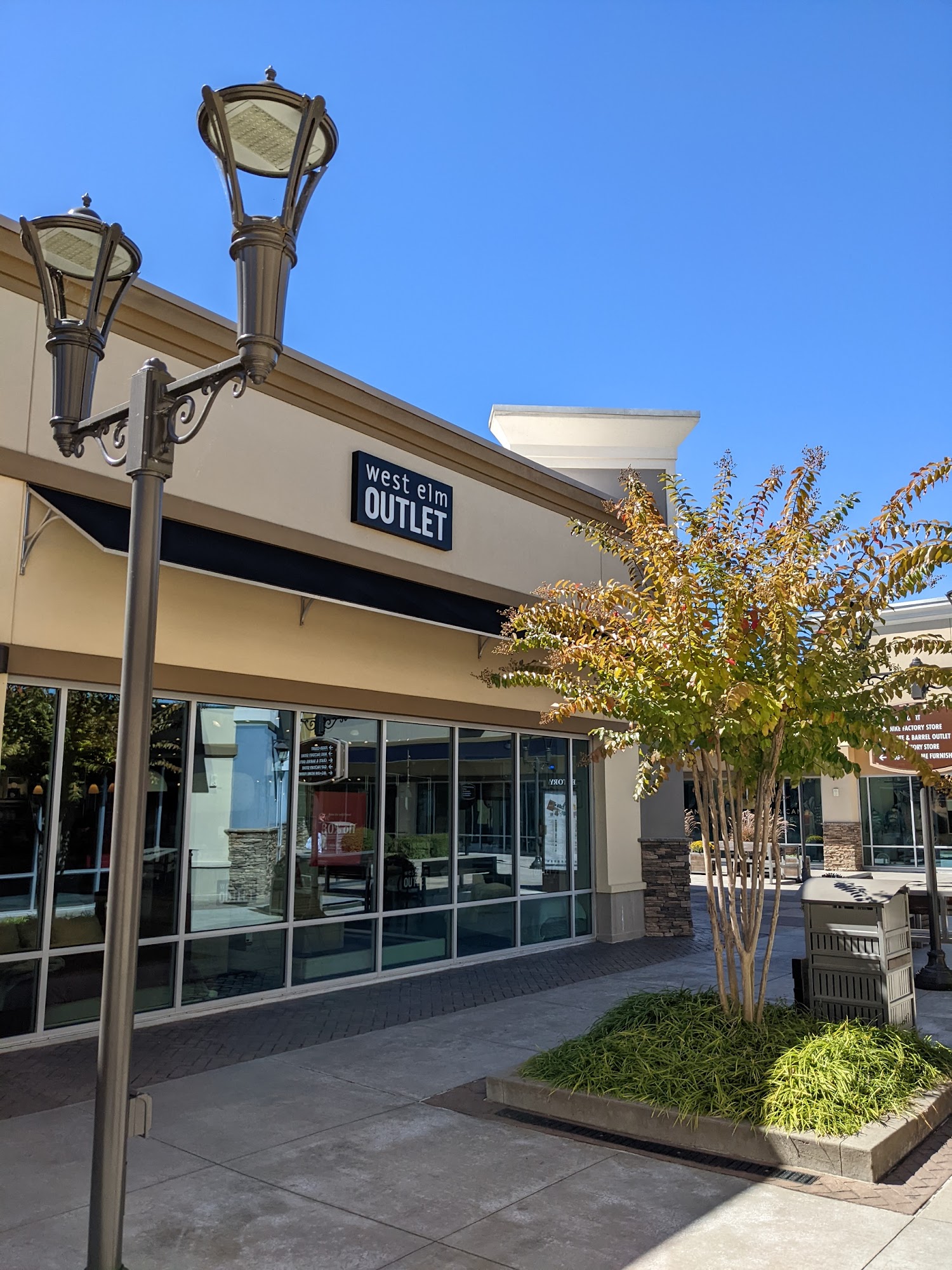 ASHEVILLE OUTLETS - Asheville NC - Hours, Directions, Reviews - Loc8NearMe