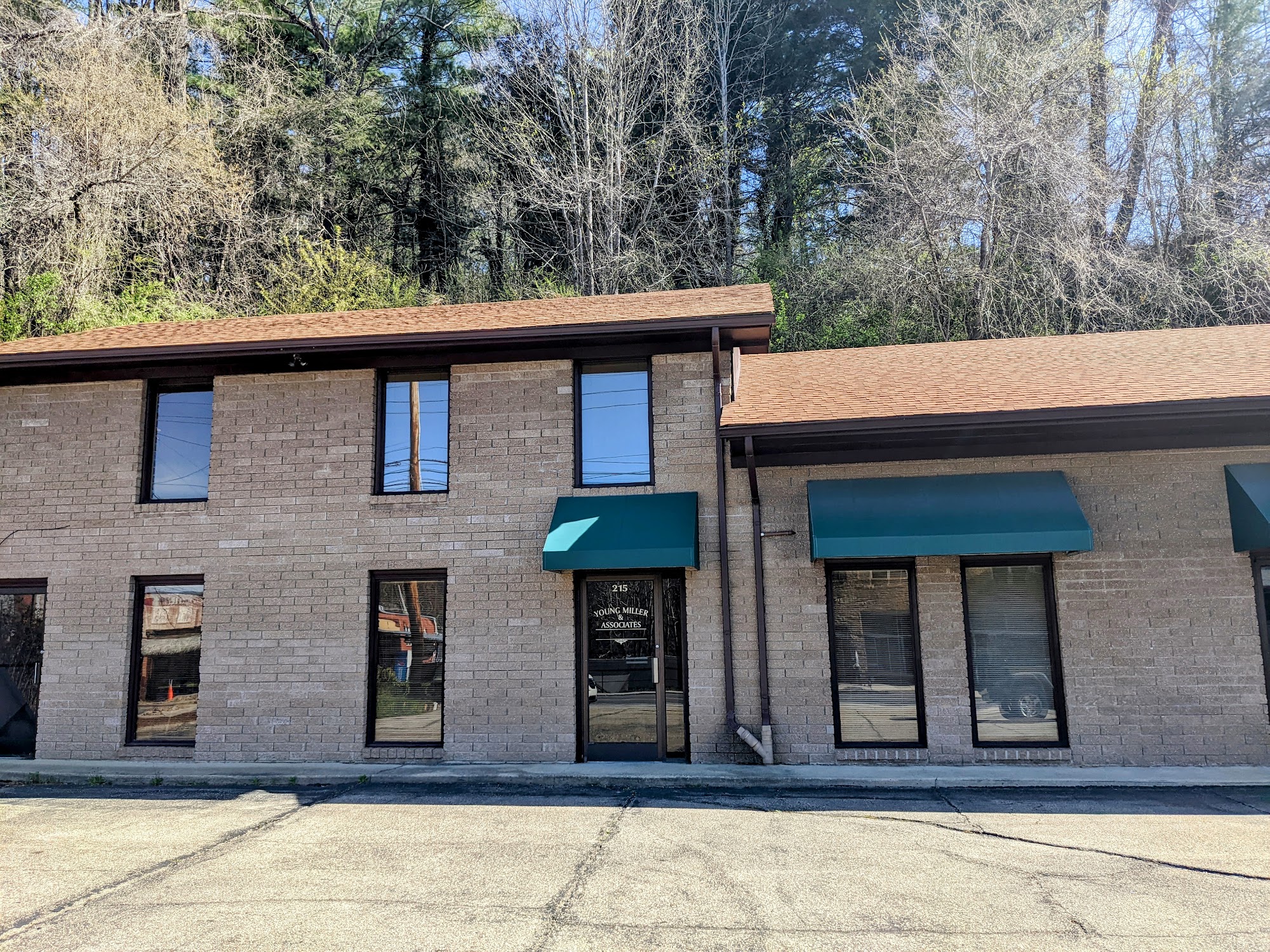 Young Miller & Gillespie PA 215 Oak Ave, Spruce Pine North Carolina 28777