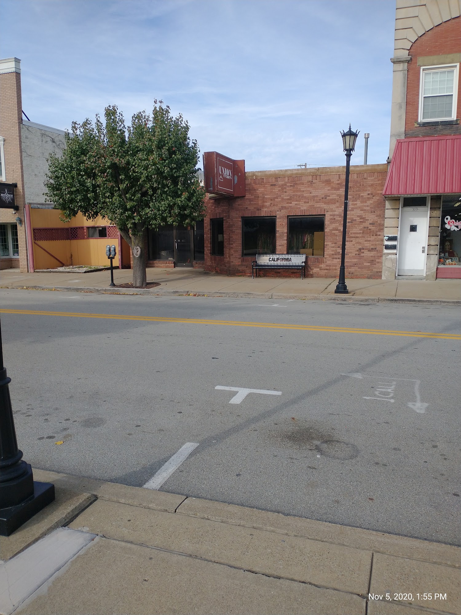 Lyons Fine Cleaners Inc