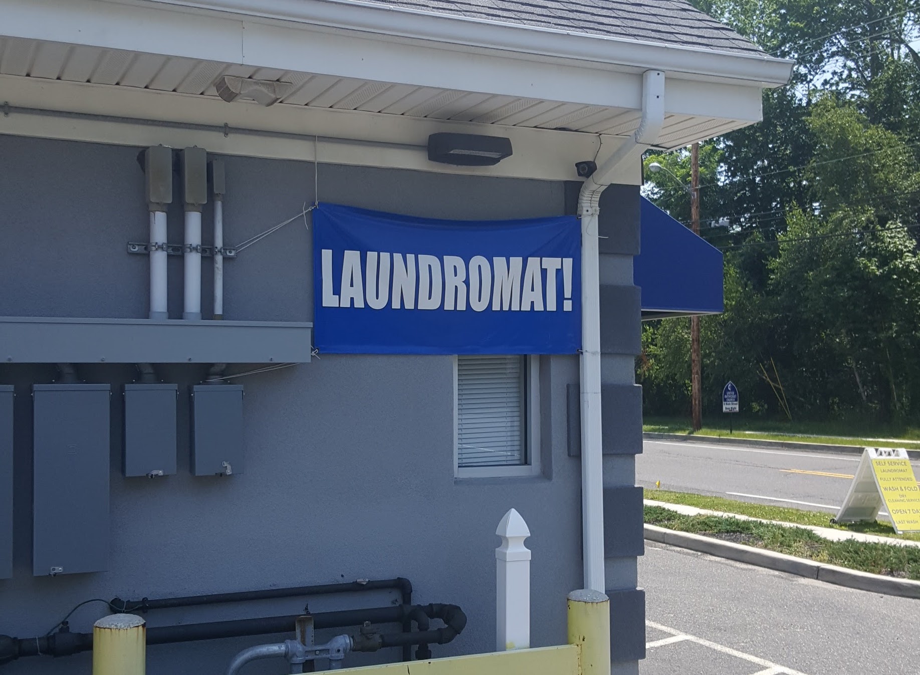 Woody's Country Wash Laundromat 31 W Main St, Farmingdale New Jersey 07727