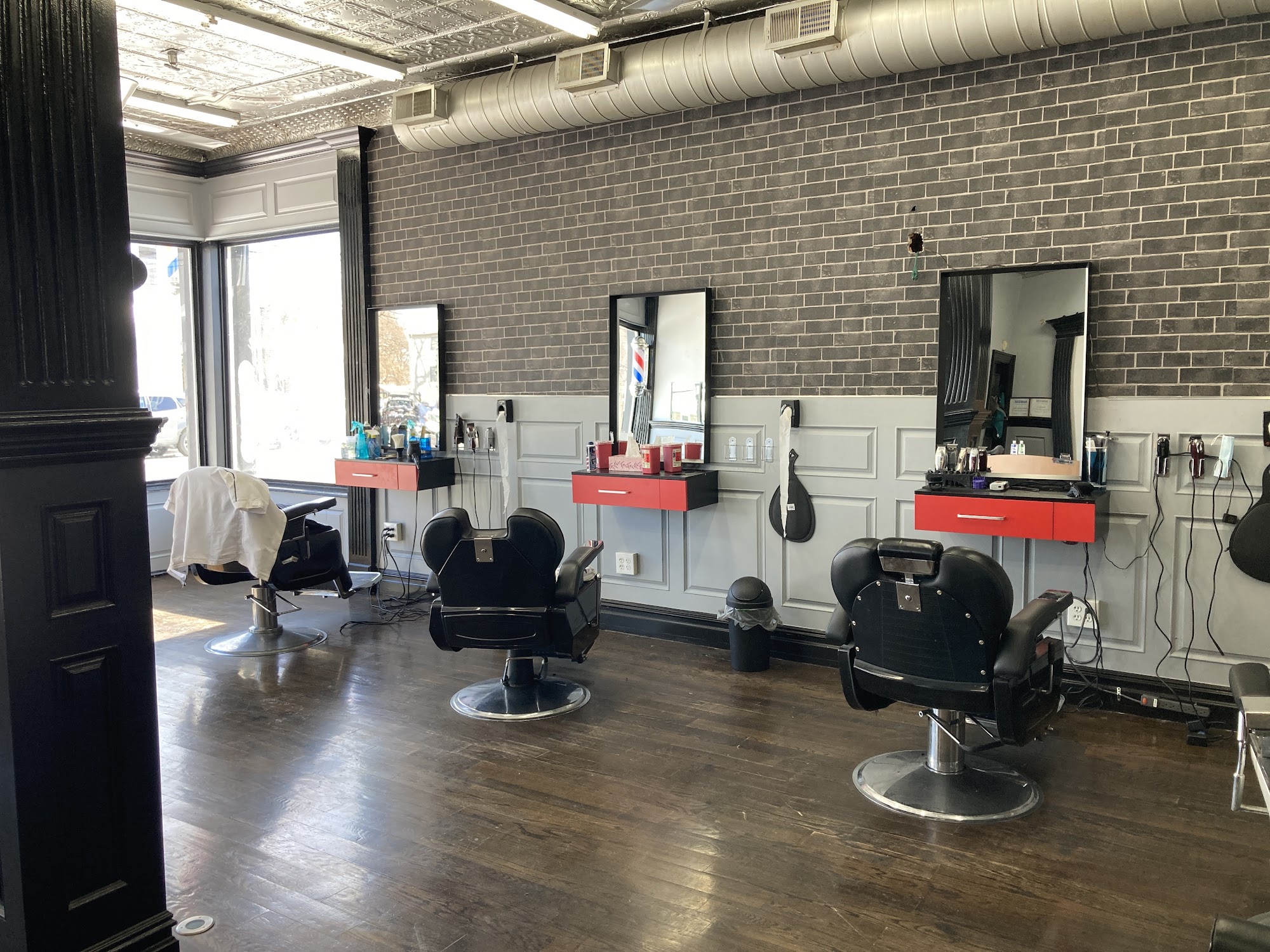 Haledon's Barbershop and Salon 359 Belmont Ave, Haledon New Jersey 07508