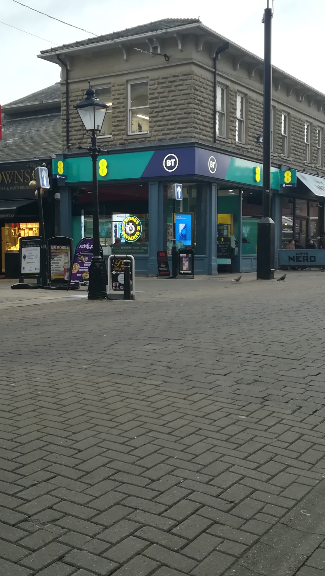 EE