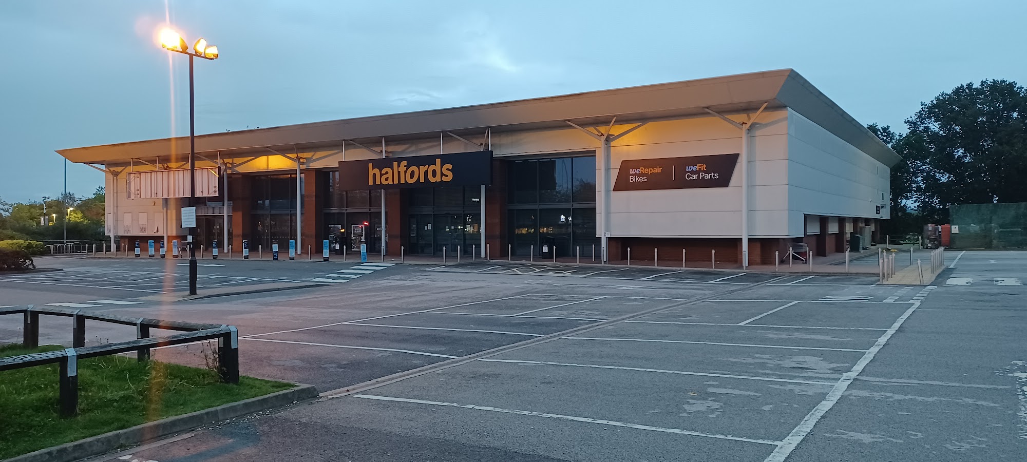 Halfords - Chilwell (Nottingham)